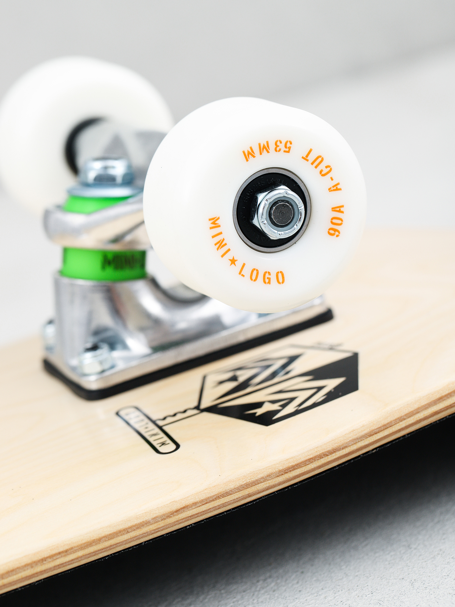 Deskorolka Minilogo Chevron Detonator 15 (natural)