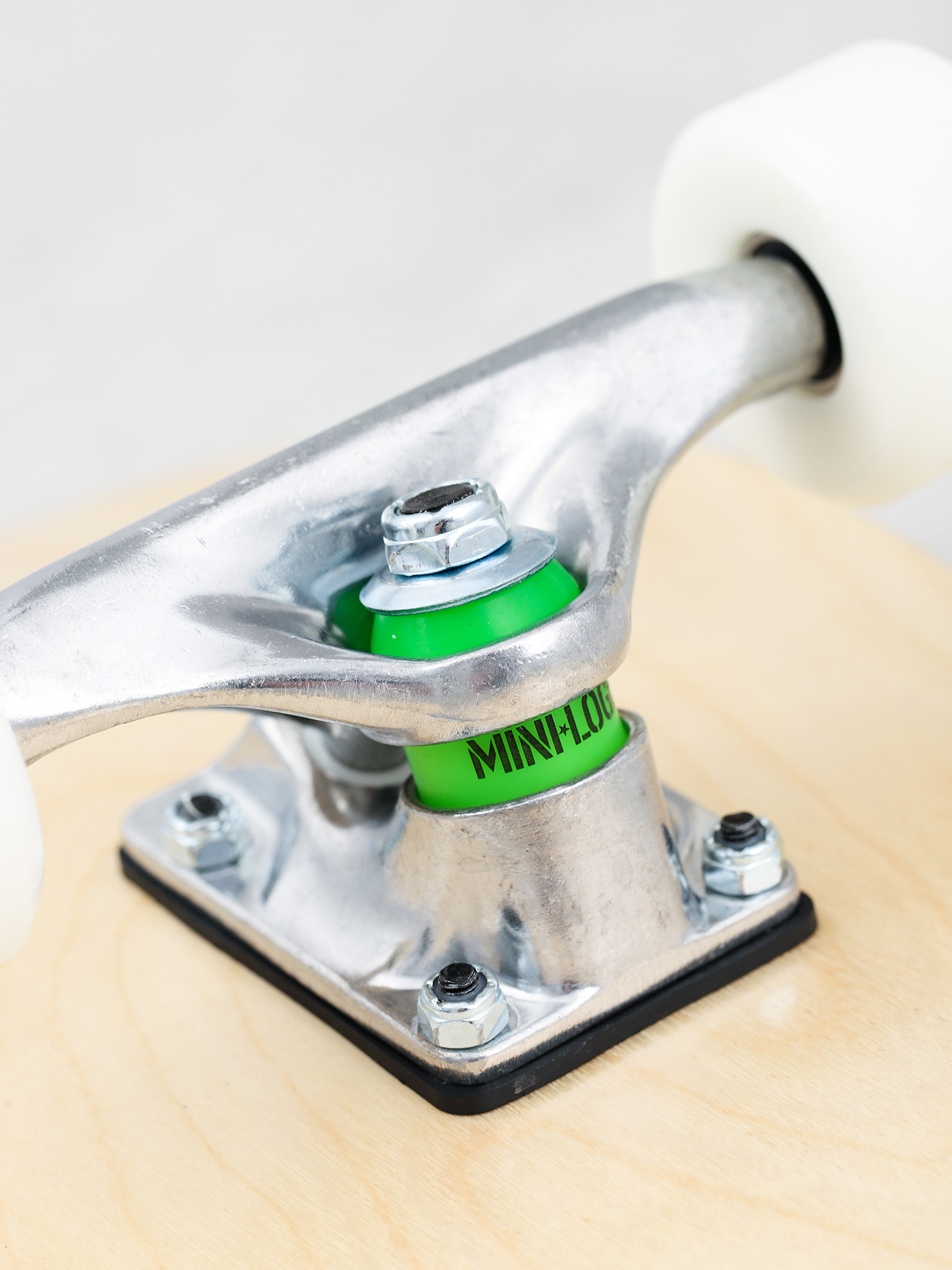 Deskorolka Minilogo Chevron Detonator 15 (natural)