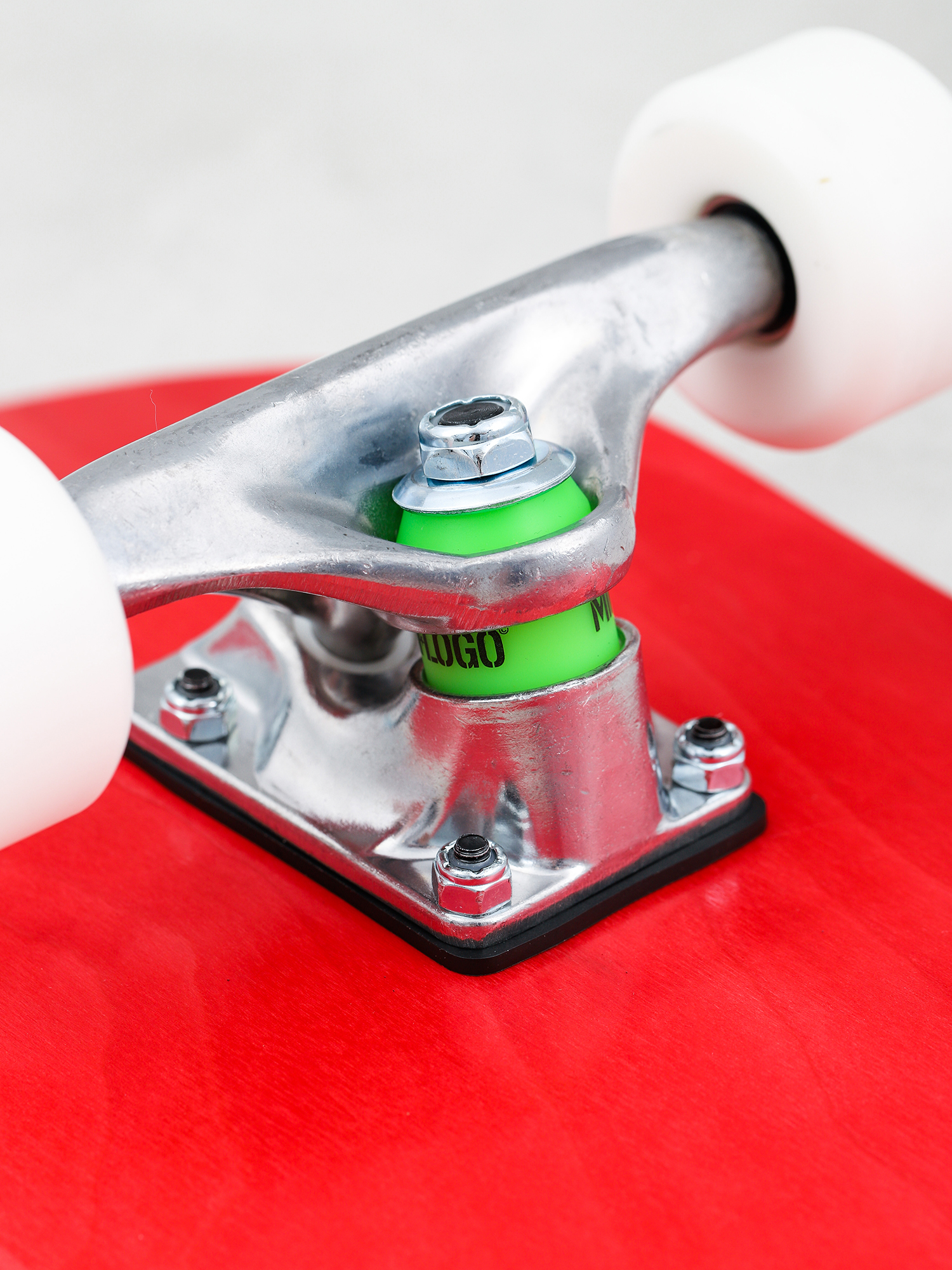 Deskorolka Minilogo Chevron Detonator 15 (dyed red)