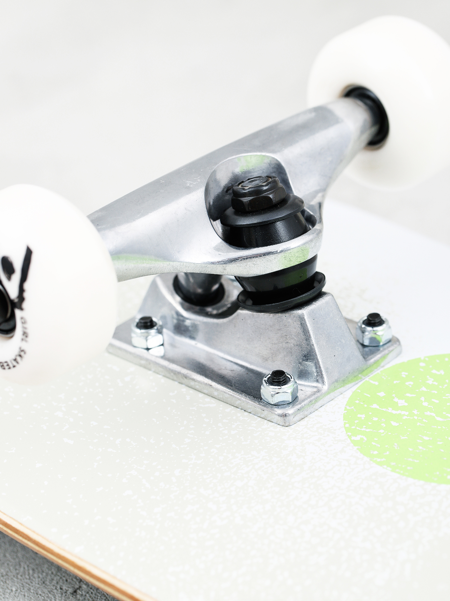 Deskorolka Girl Skateboard Bennett Roller (white/green)