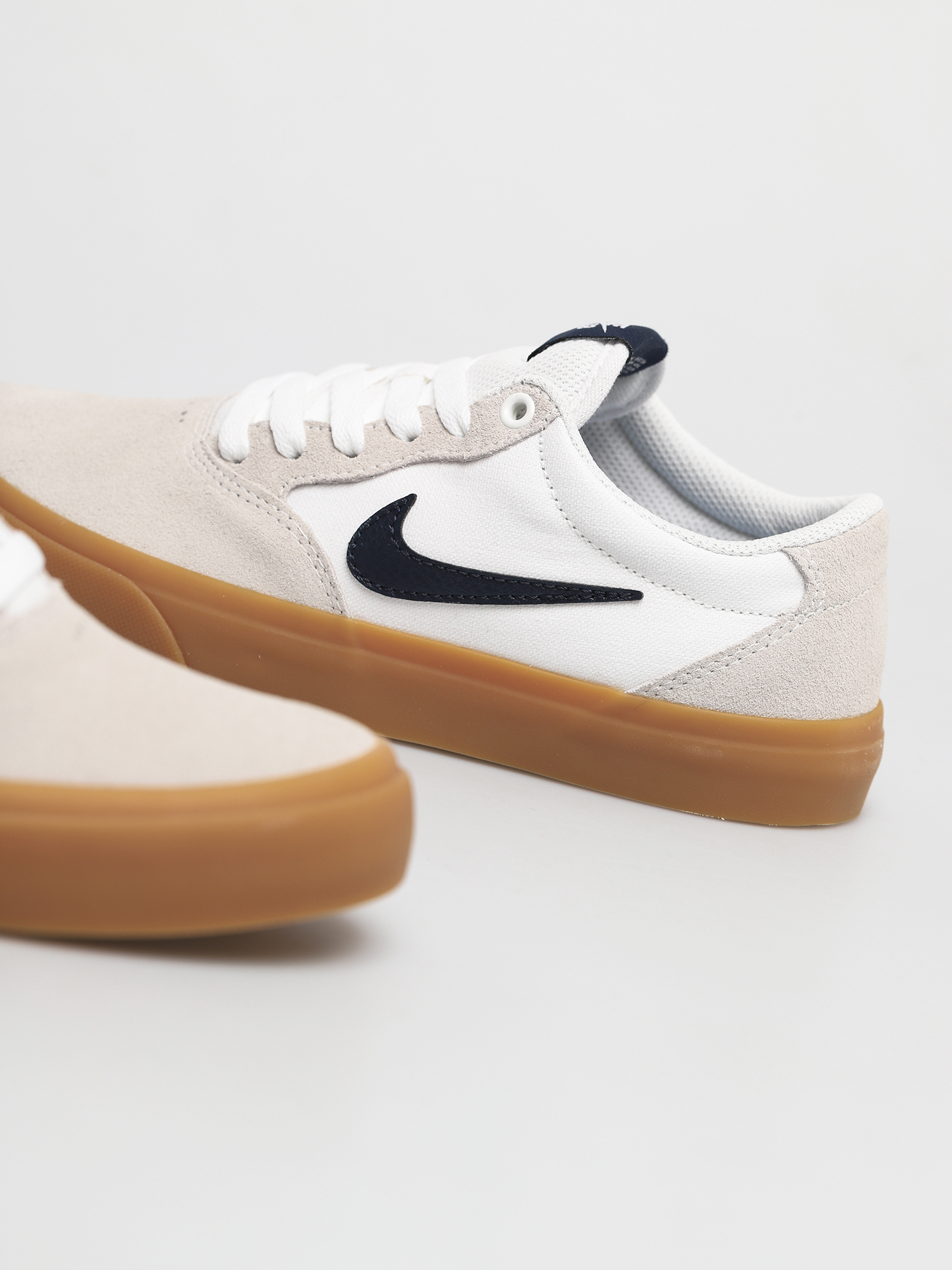Buty Nike SB Chron Solarsoft (white/obsidian white white)