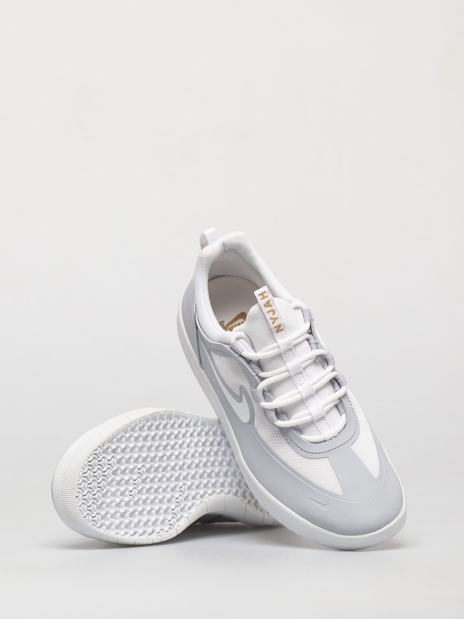 Buty Nike SB Nyjah Free 2 (sky grey/white sky grey metallic gold)