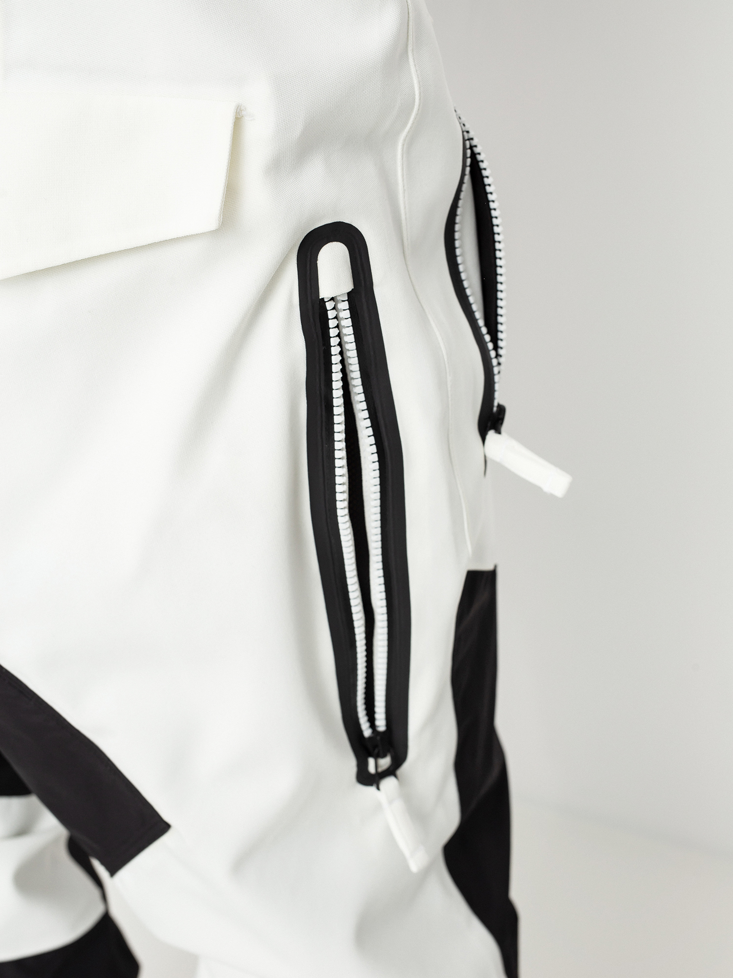 Męskie Spodnie snowboardowe ThirtyTwo Spring Break Powder Bib (white)