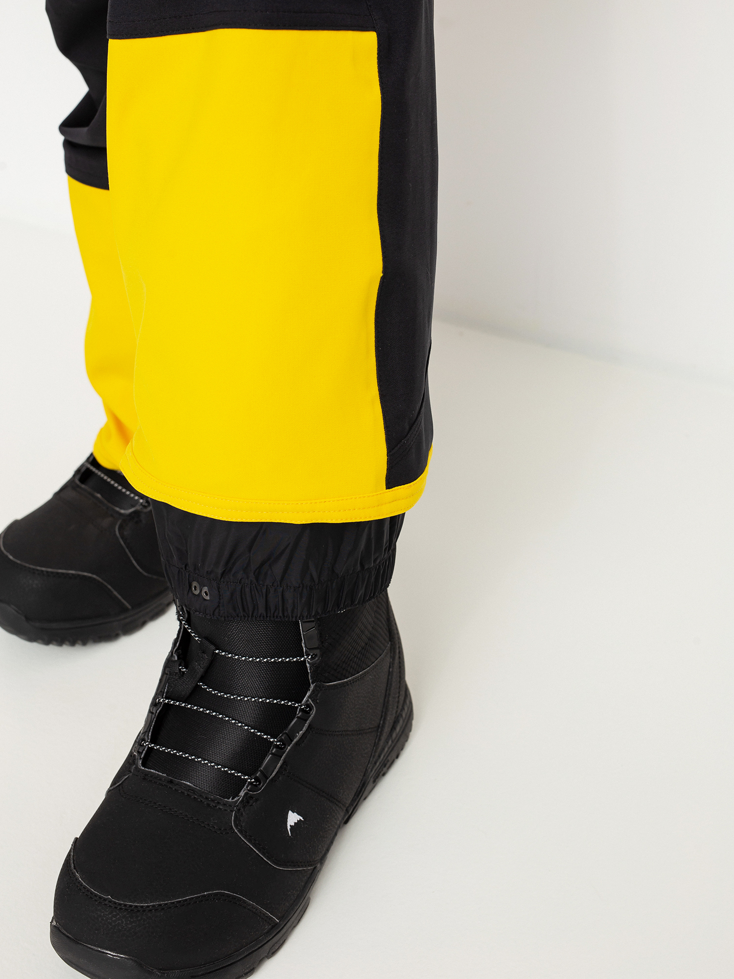 Męskie Spodnie snowboardowe ThirtyTwo Basement Bib (black/gold)