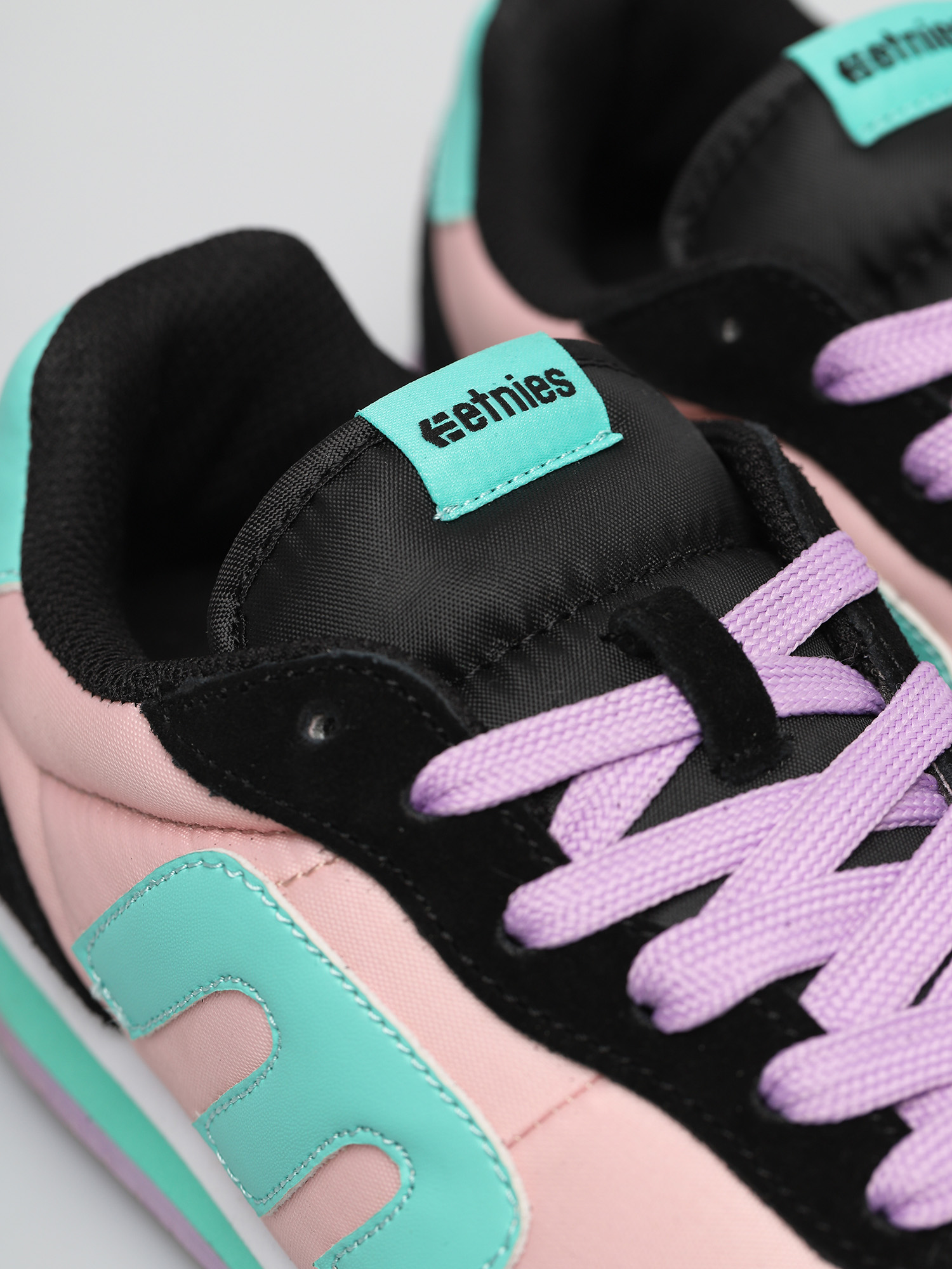 Buty Etnies Lo Cut Cb Wmn (black/pink/green)
