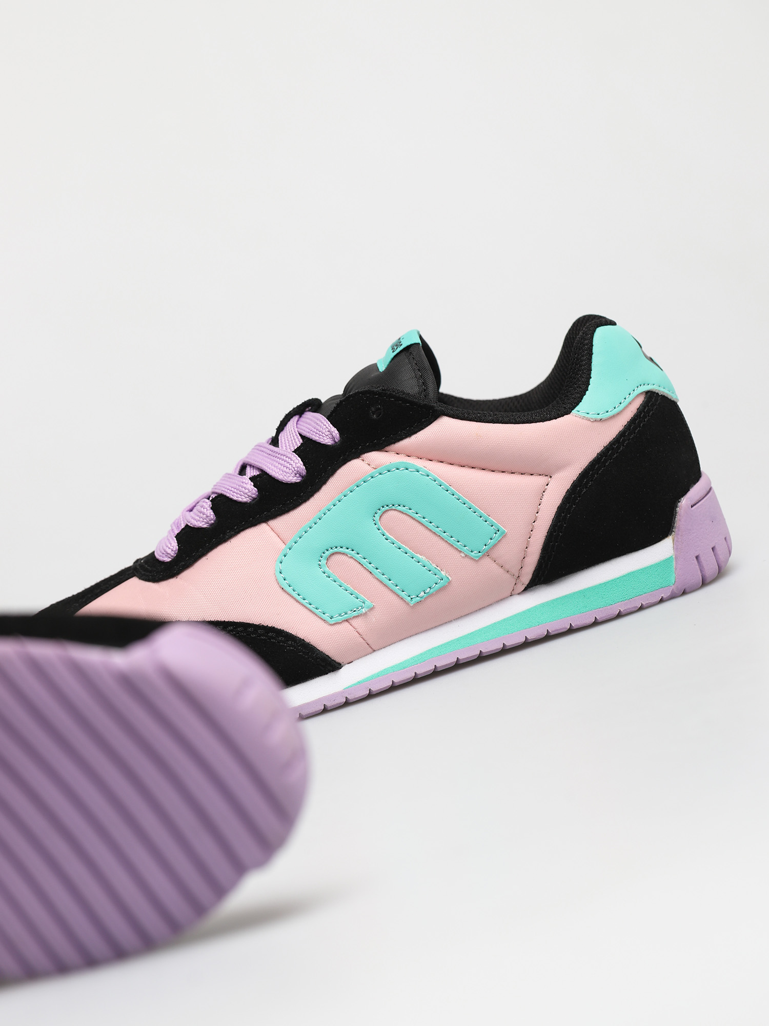 Buty Etnies Lo Cut Cb Wmn (black/pink/green)