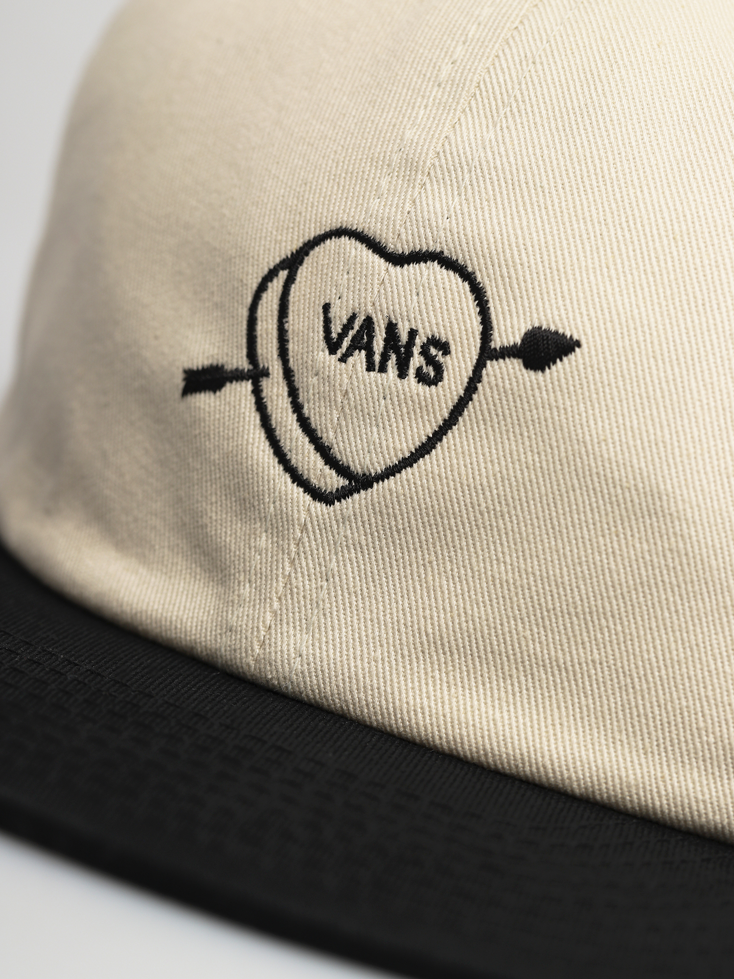Czapka z daszkiem Vans Valentines Jockey (seed pearl/black)