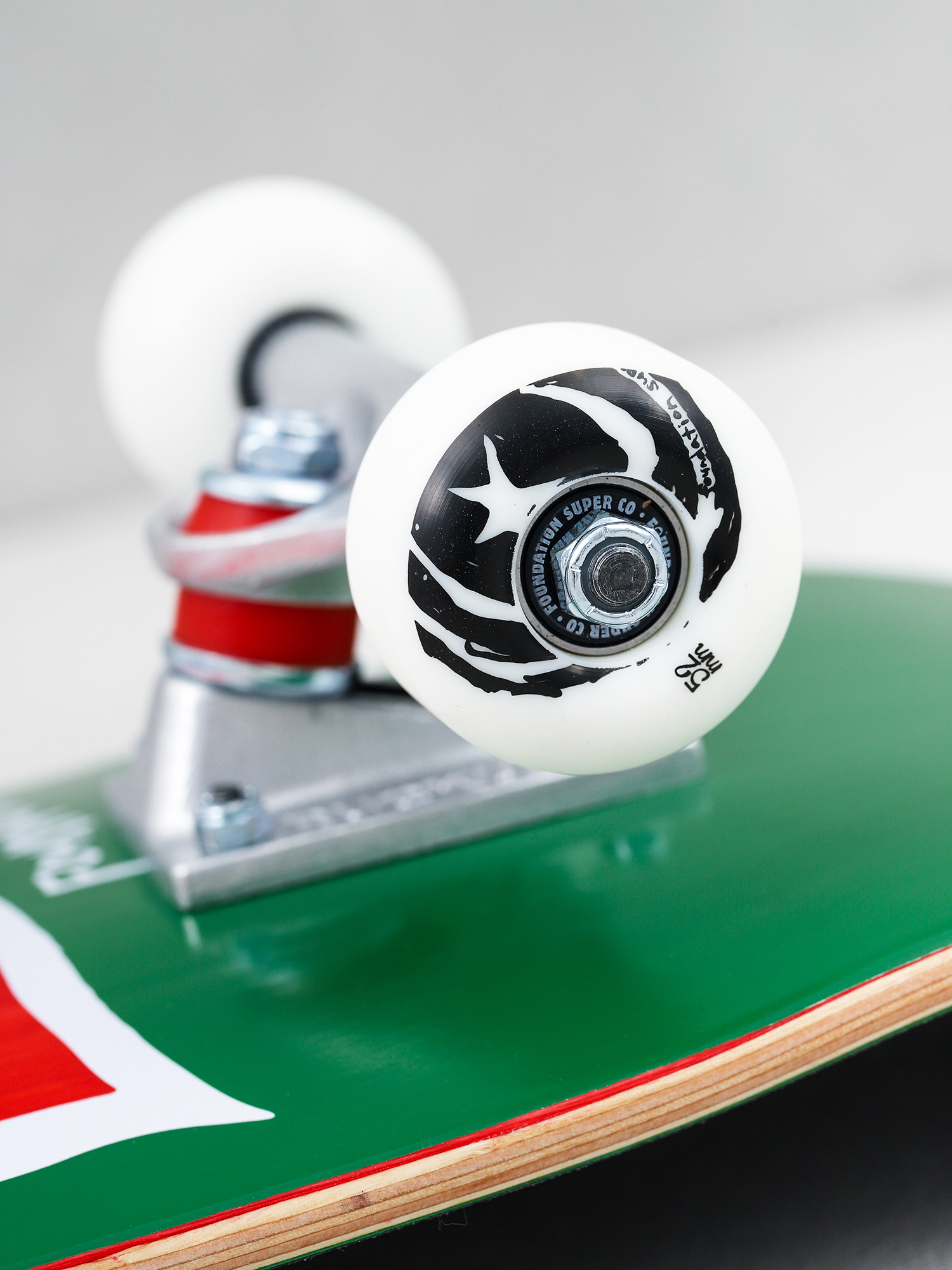 Deskorolka Foundation Star And Moon V2 (green)