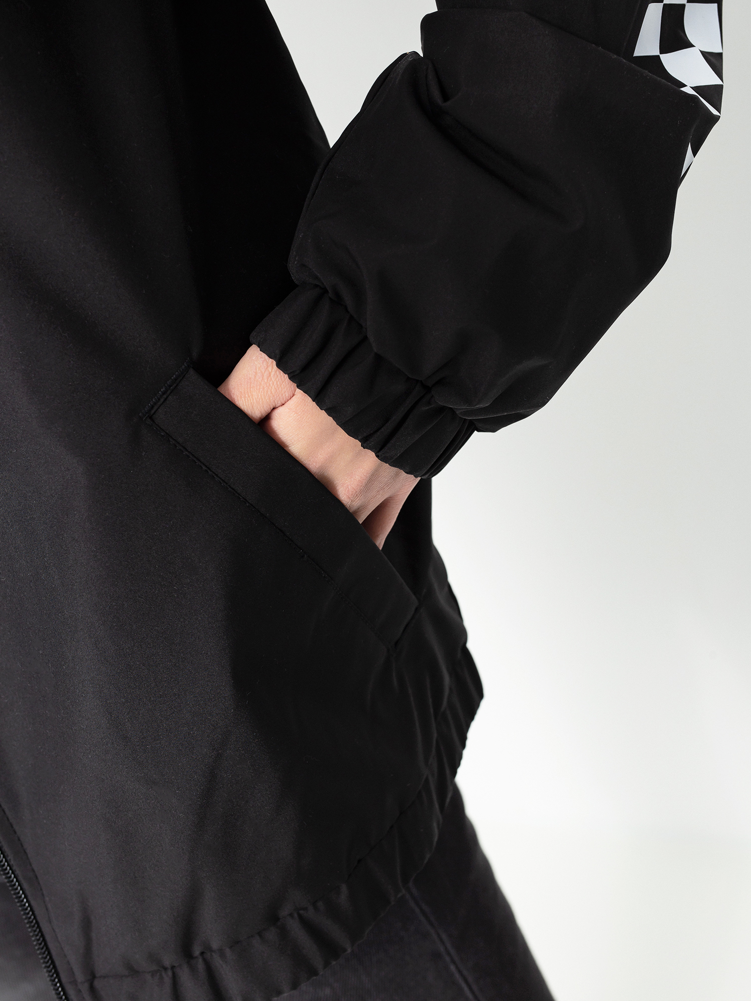 Kurtka Vans Kastle Classic Windbreaker Wmn (black)