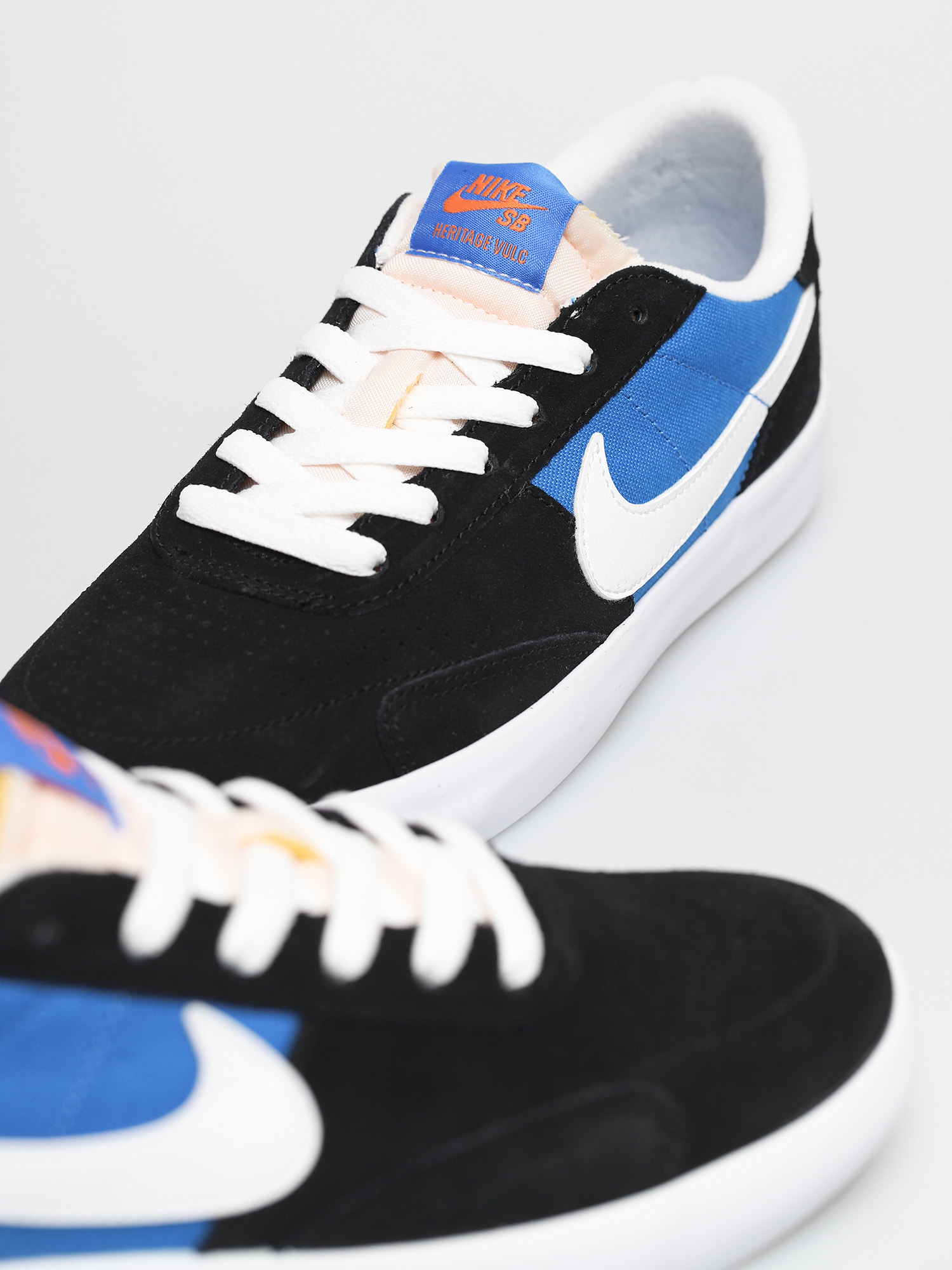Buty Nike SB Heritage Vulc (black/white signal blue safety orange)