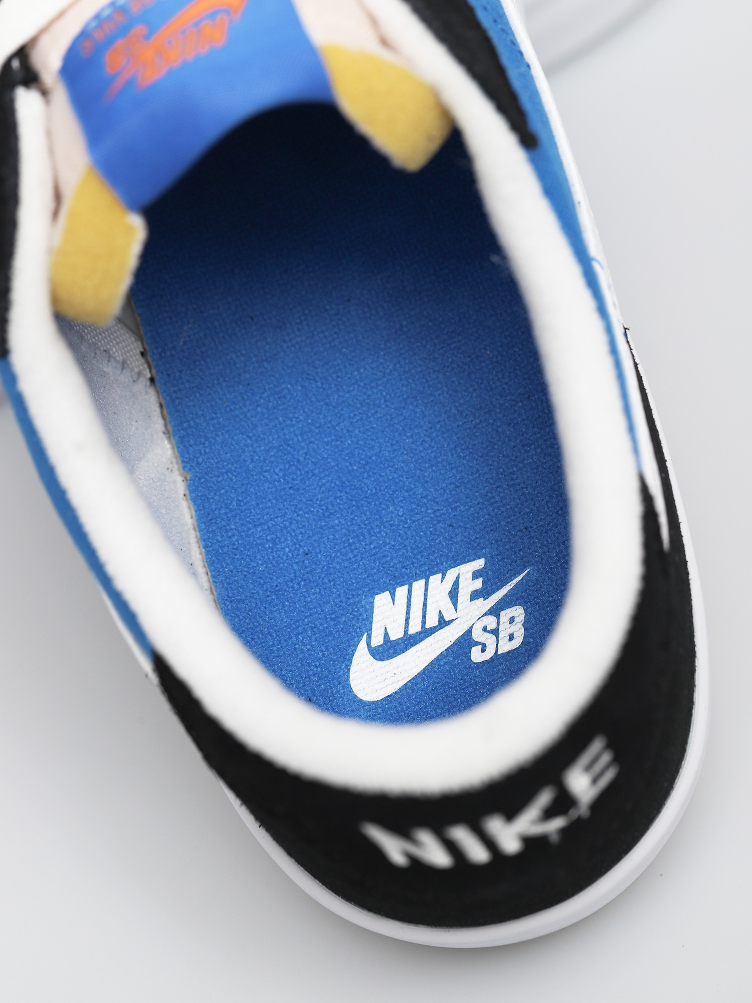 Buty Nike SB Heritage Vulc (black/white signal blue safety orange)