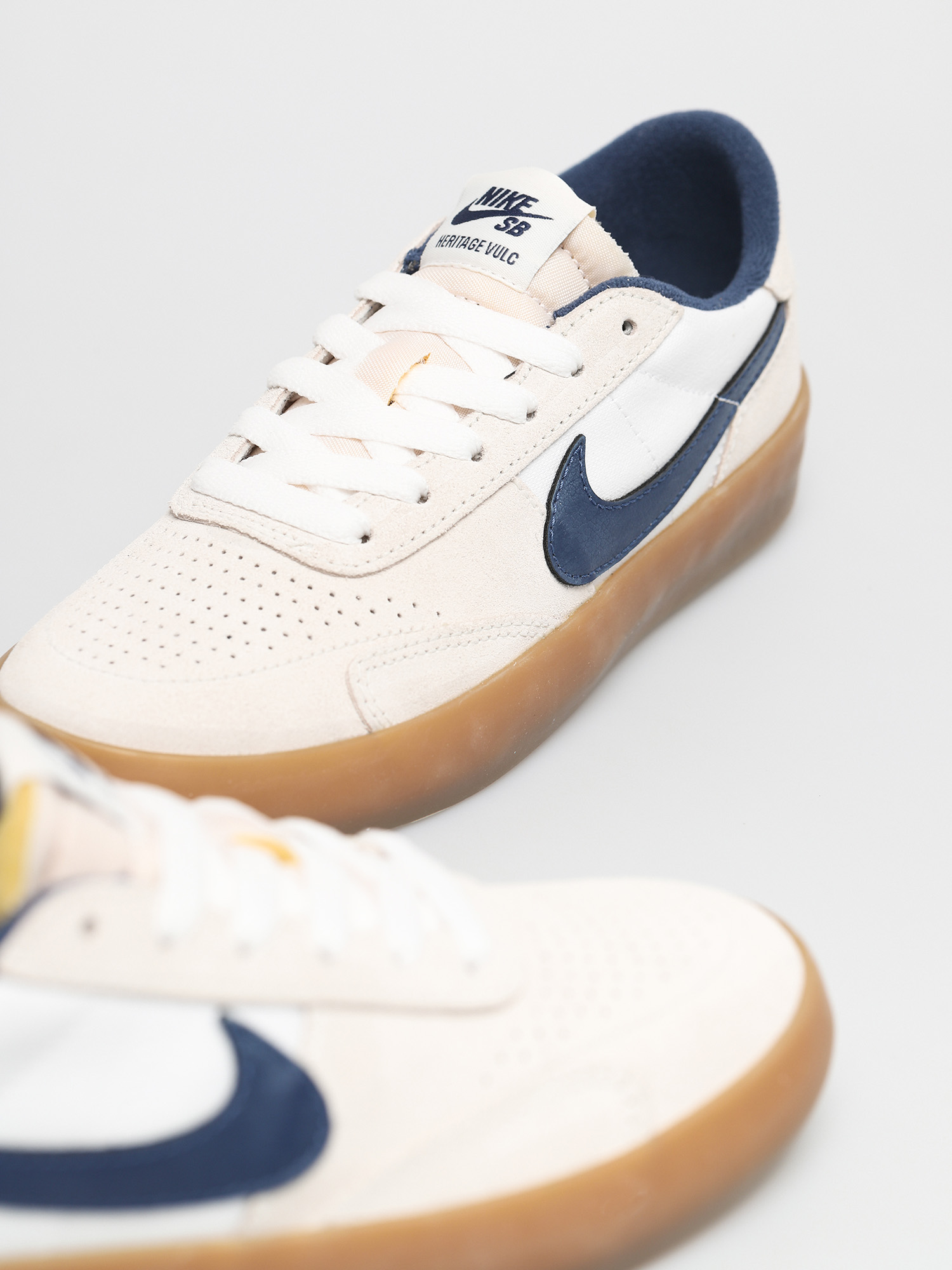 Buty Nike SB Heritage Vulc (summit white/navy white gum light brown)