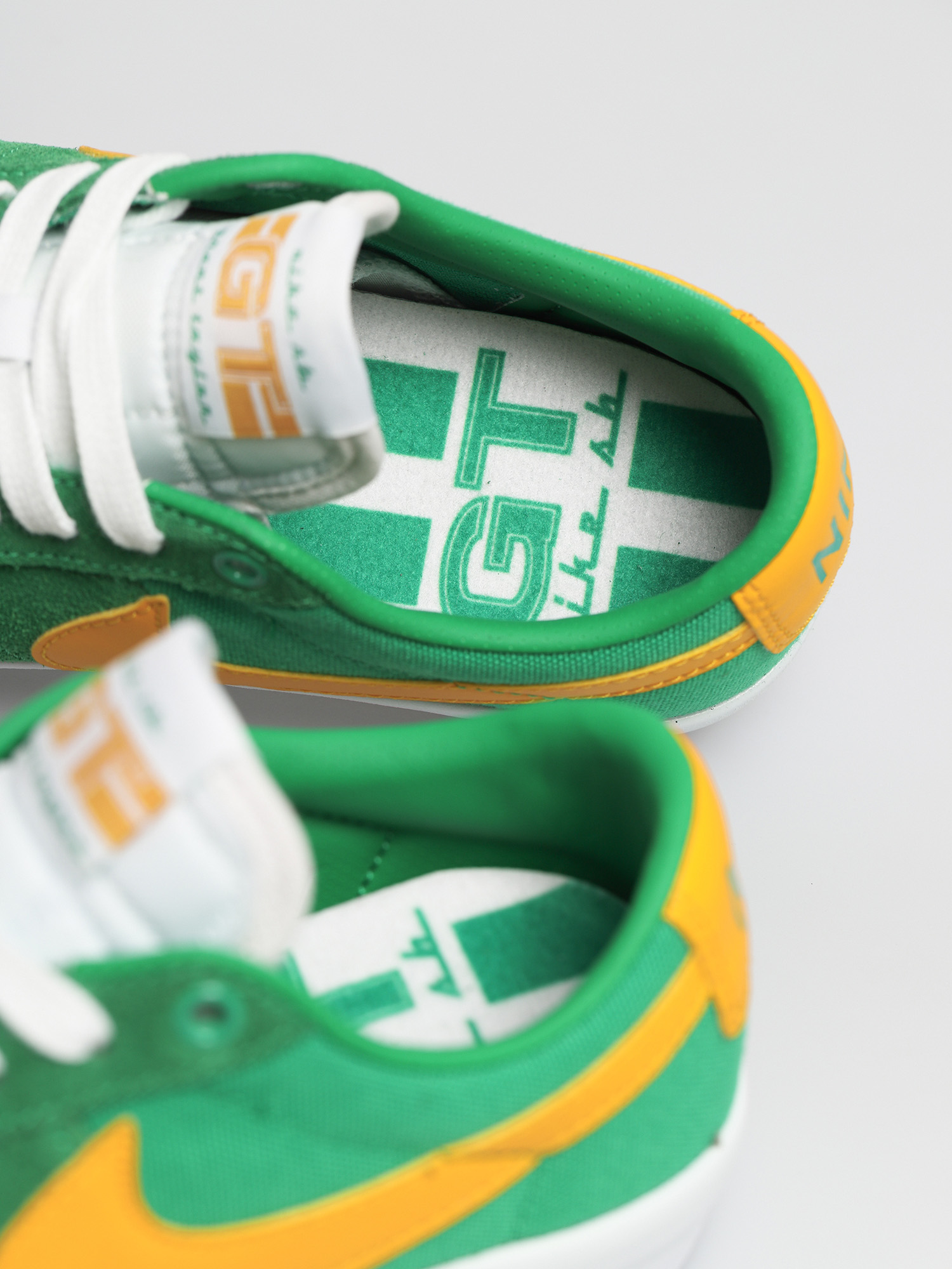 Buty Nike SB Zoom Blazer Low Pro Gt (lucky green/university gold black white)