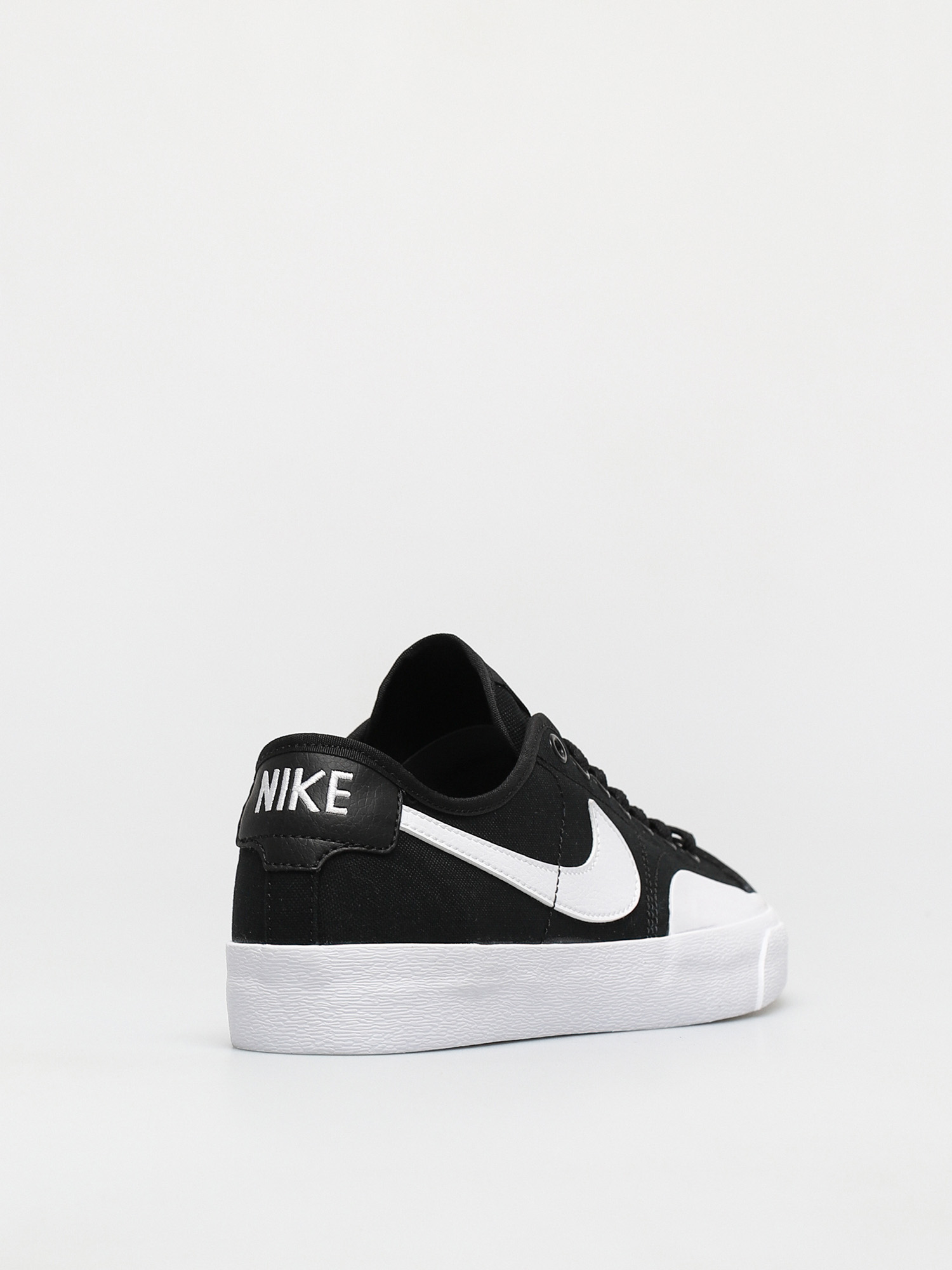Buty Nike SB Blazer Court (black/white black gum light brown)
