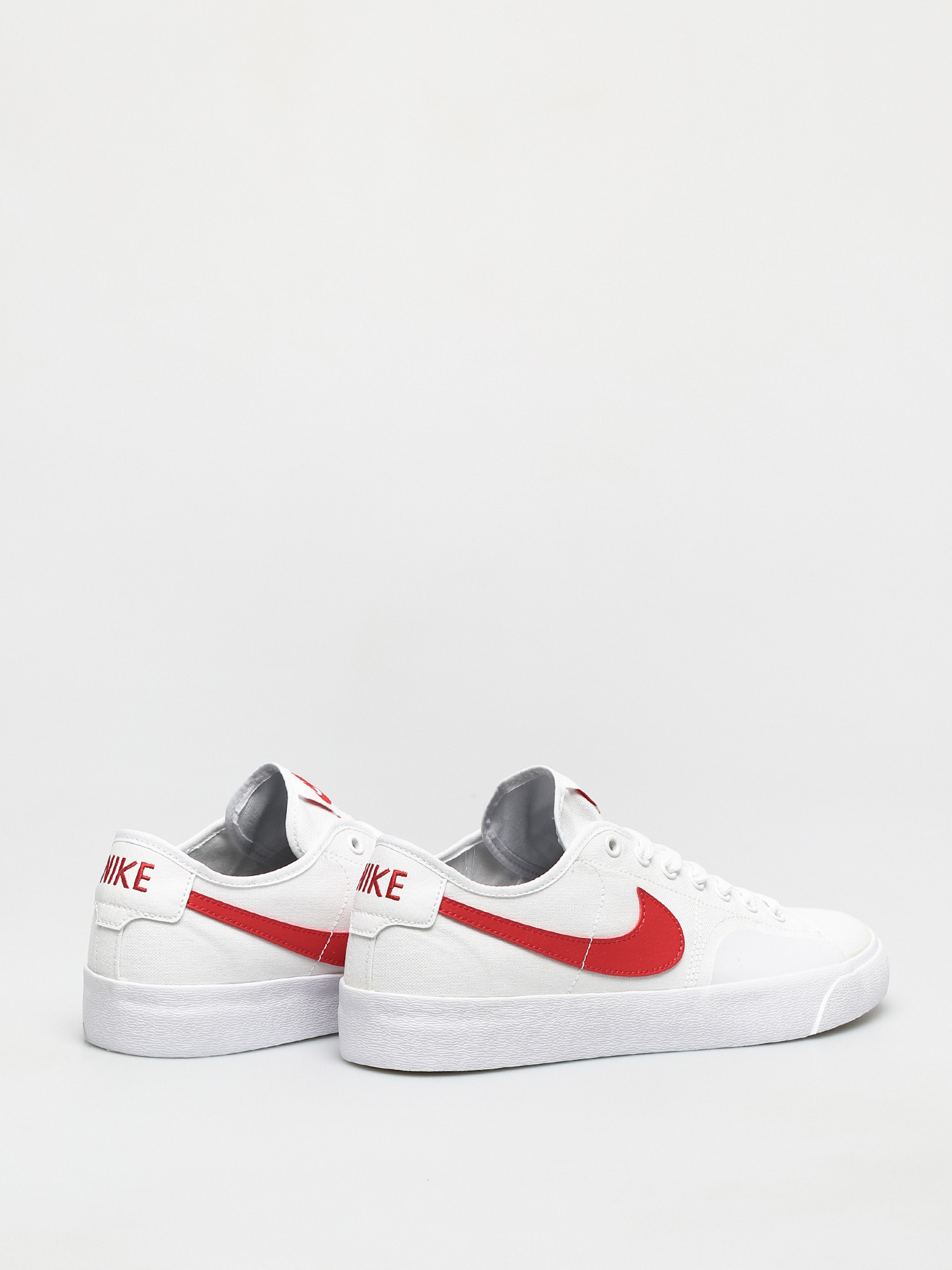 Buty Nike SB Blazer Court (white/university red white black)