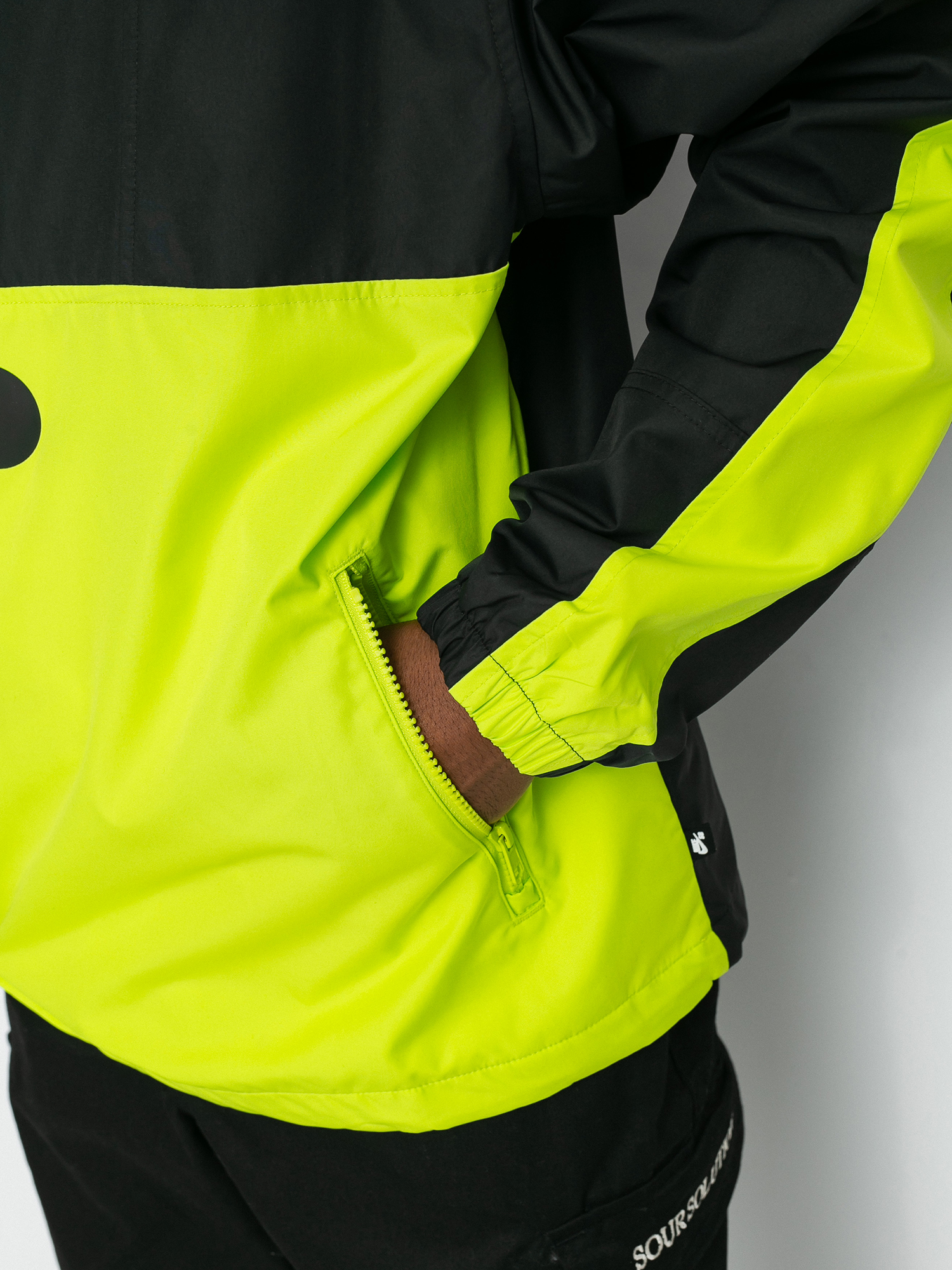 Kurtka Nike SB Half Zip (black/cyber/black/anthracite)
