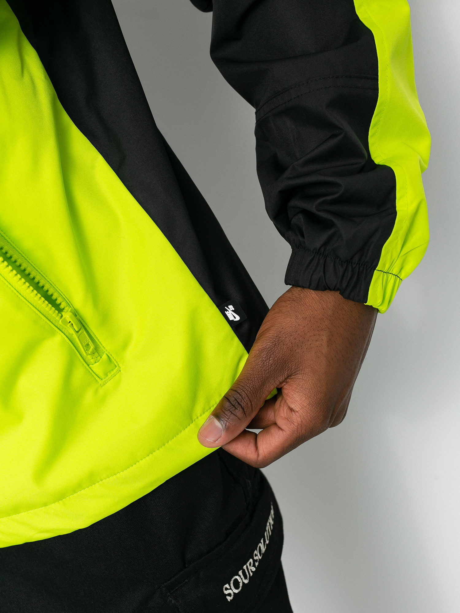 Kurtka Nike SB Half Zip (black/cyber/black/anthracite)