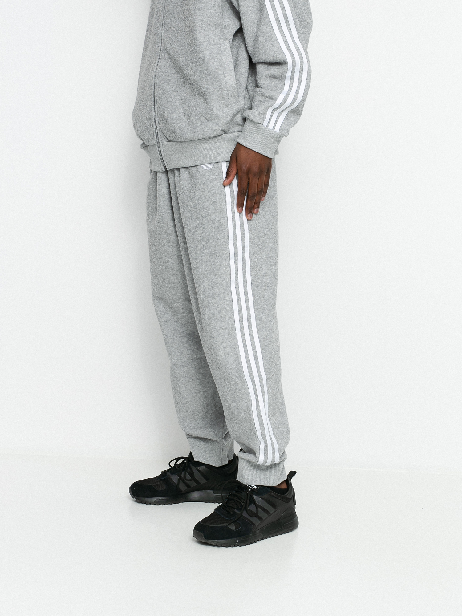 Spodnie adidas Boucle Track (mgreyh/white)