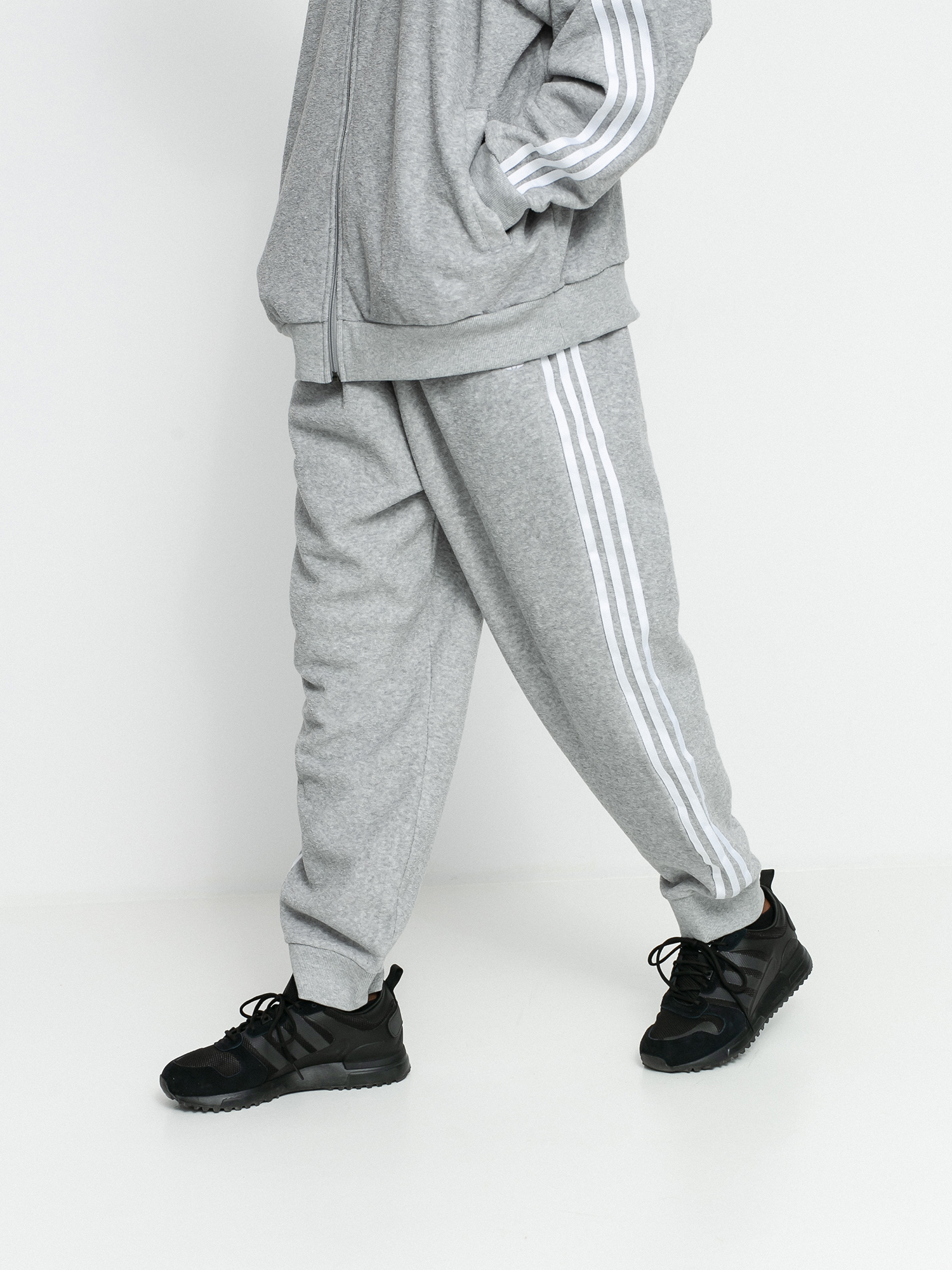 Spodnie adidas Boucle Track (mgreyh/white)