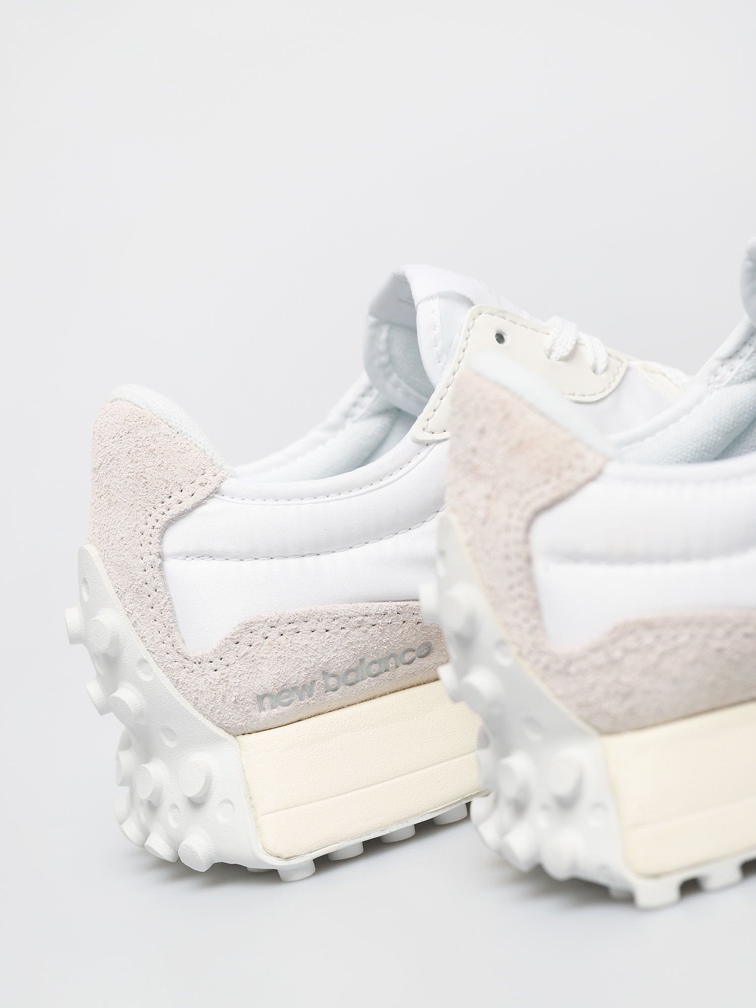 Buty New Balance 327 Wmn (white grey)