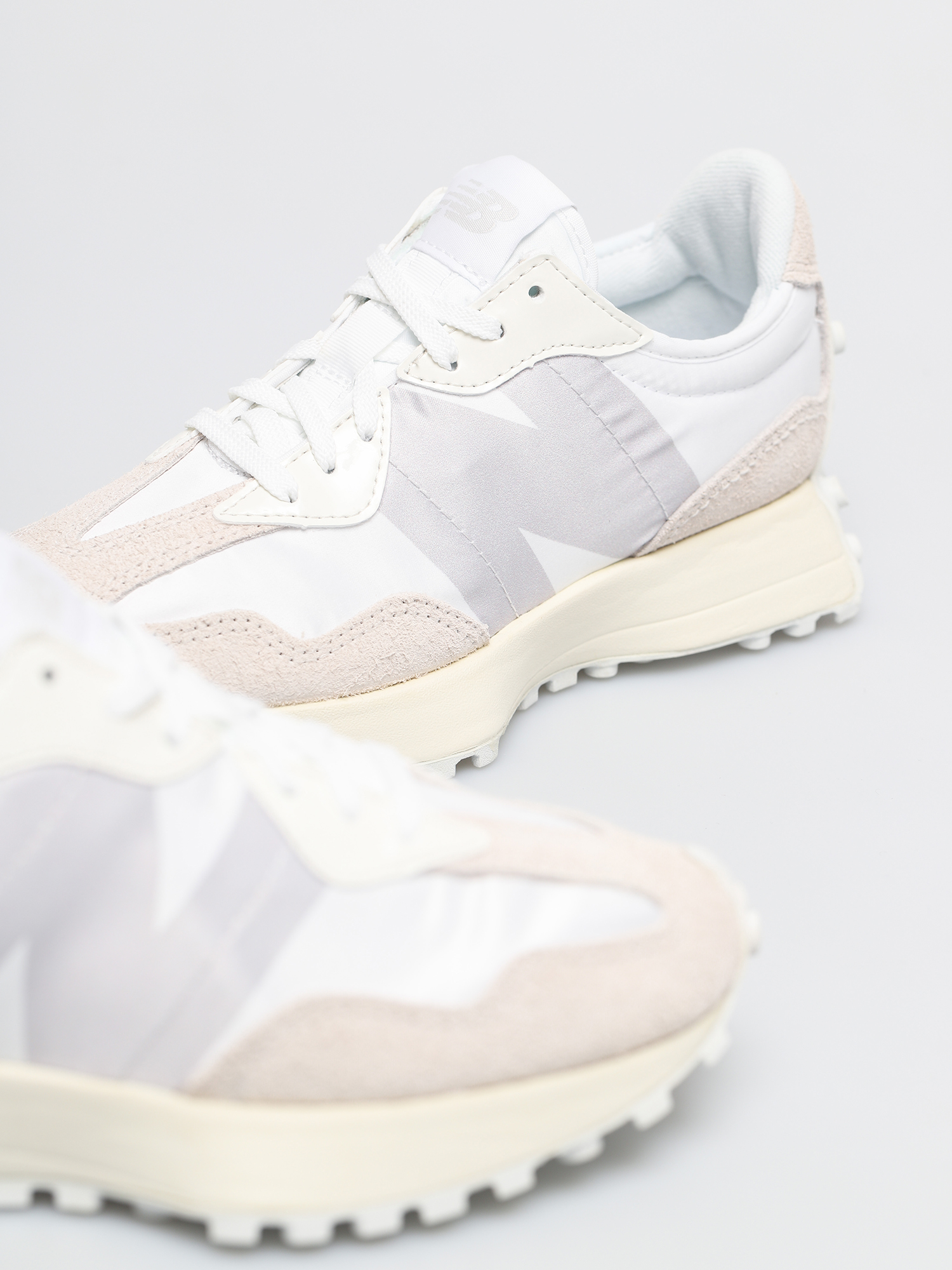 Buty New Balance 327 Wmn (white grey)