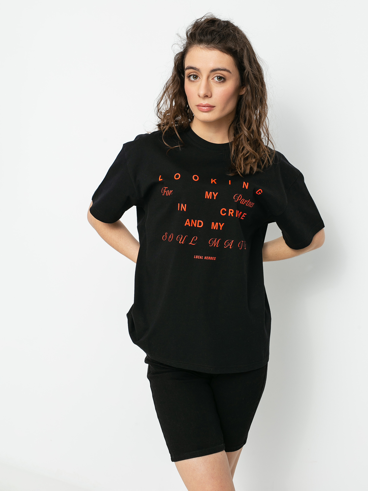T-shirt Local Heroes Looking For Wmn (black)