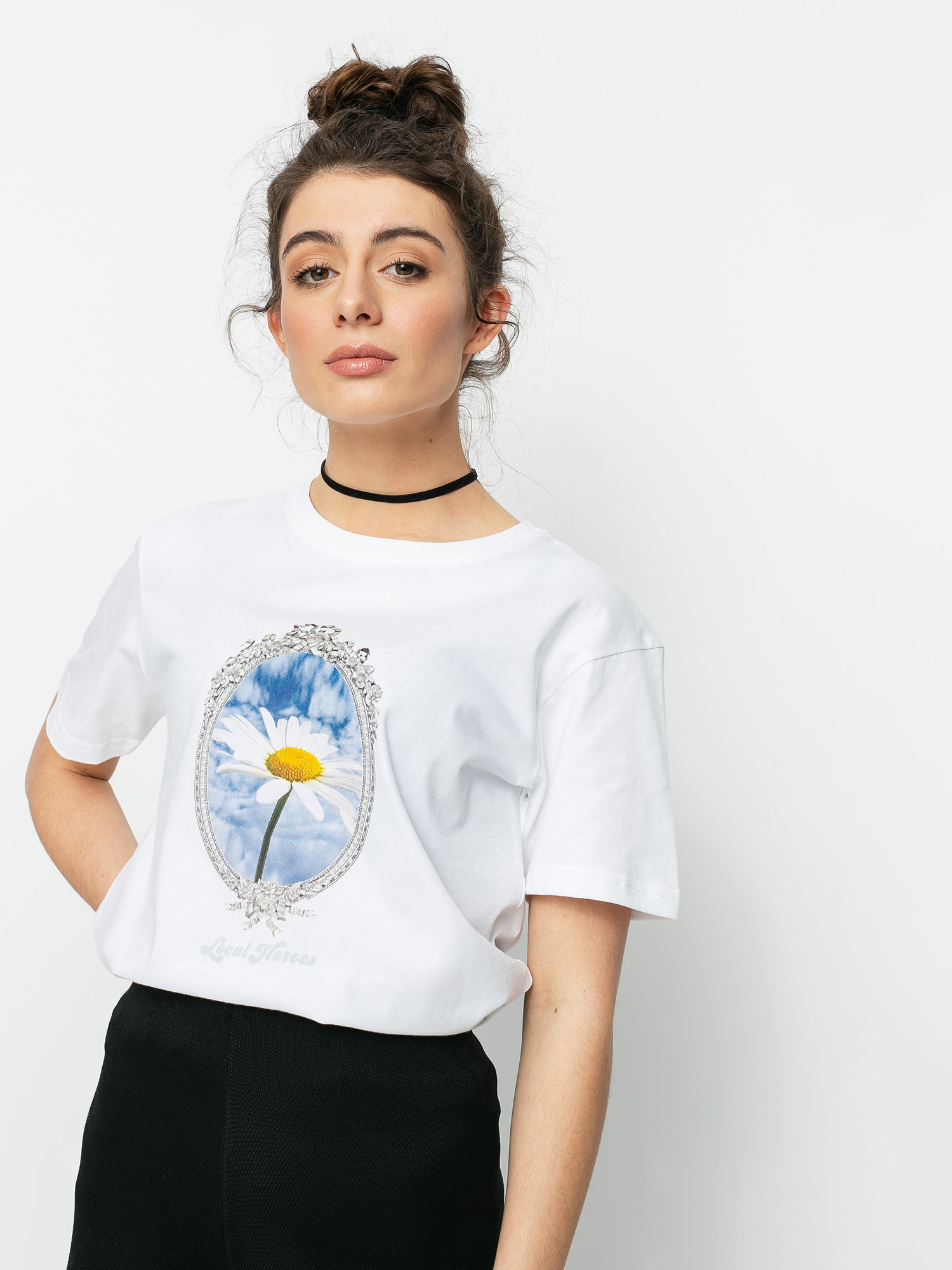 T-shirt Local Heroes Daisy On Canvas Wmn (white)