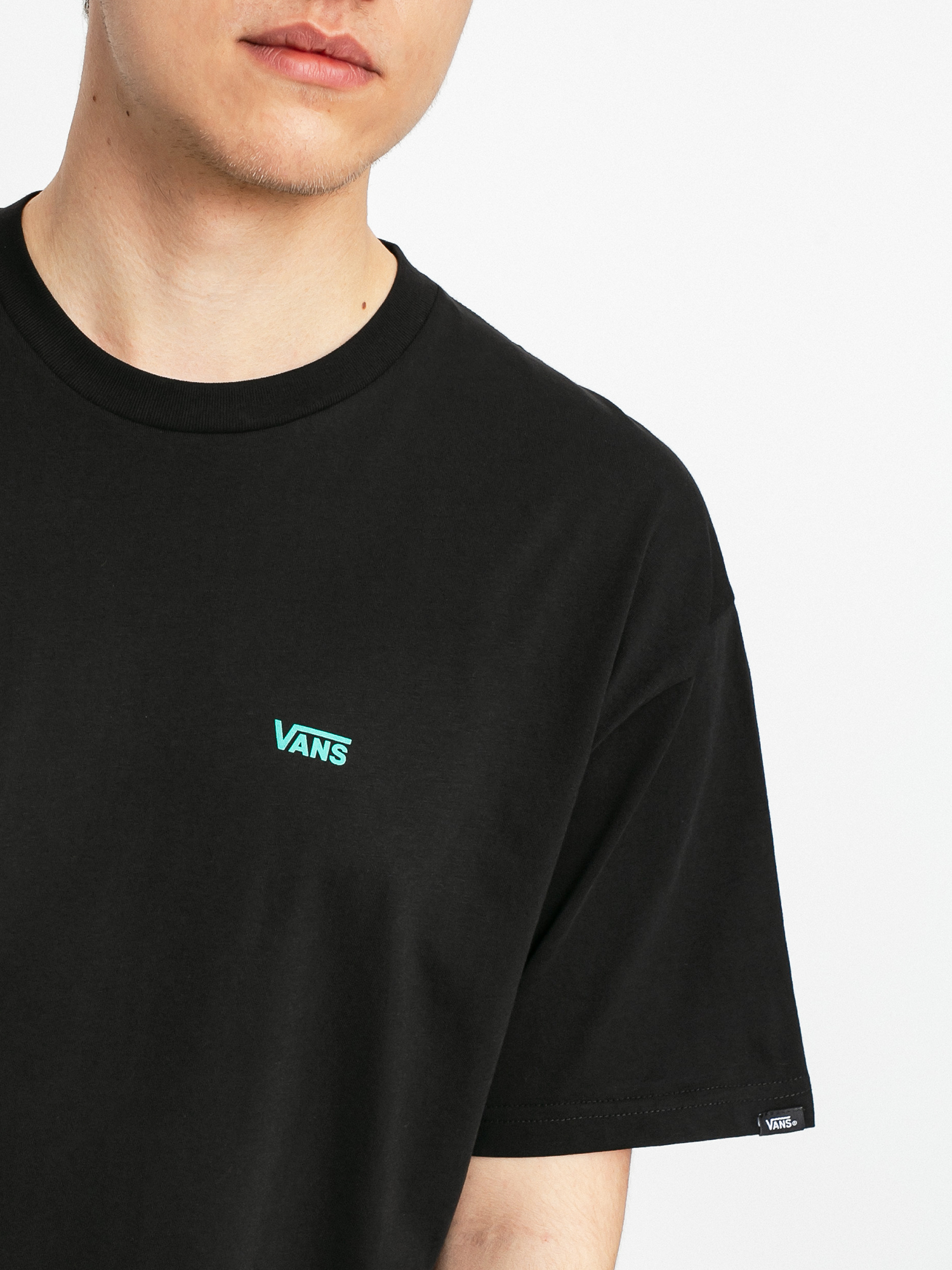 T-shirt Vans Left Chest Logo (blk/waterfall)