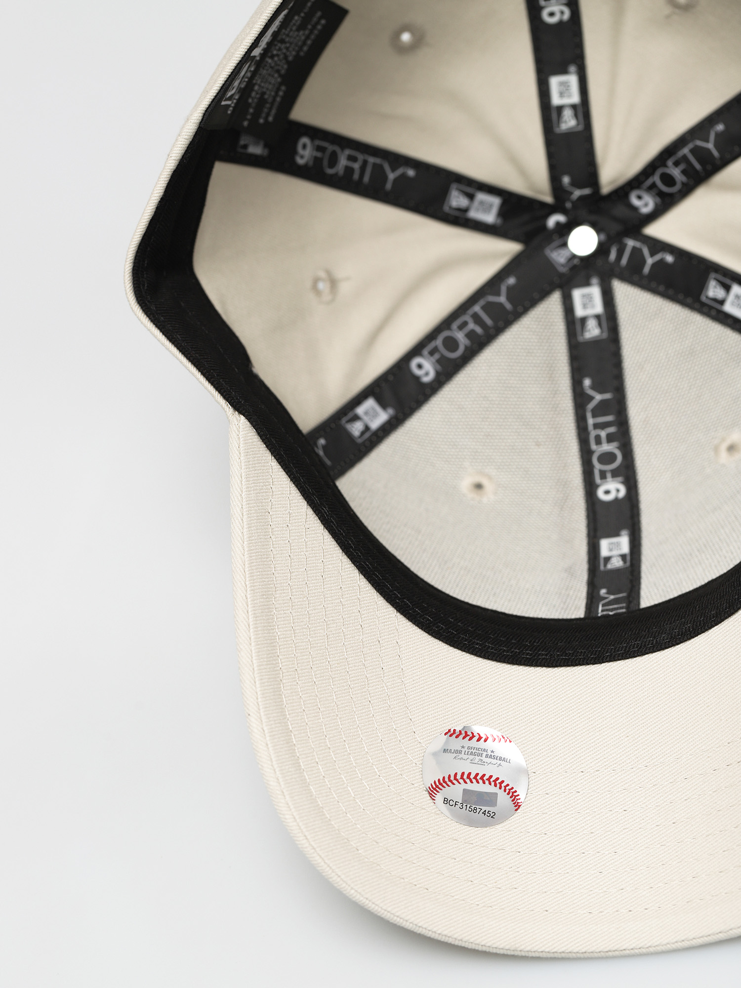 Czapka z daszkiem New Era League Essential 9Forty New York Yankees ZD (med beige)