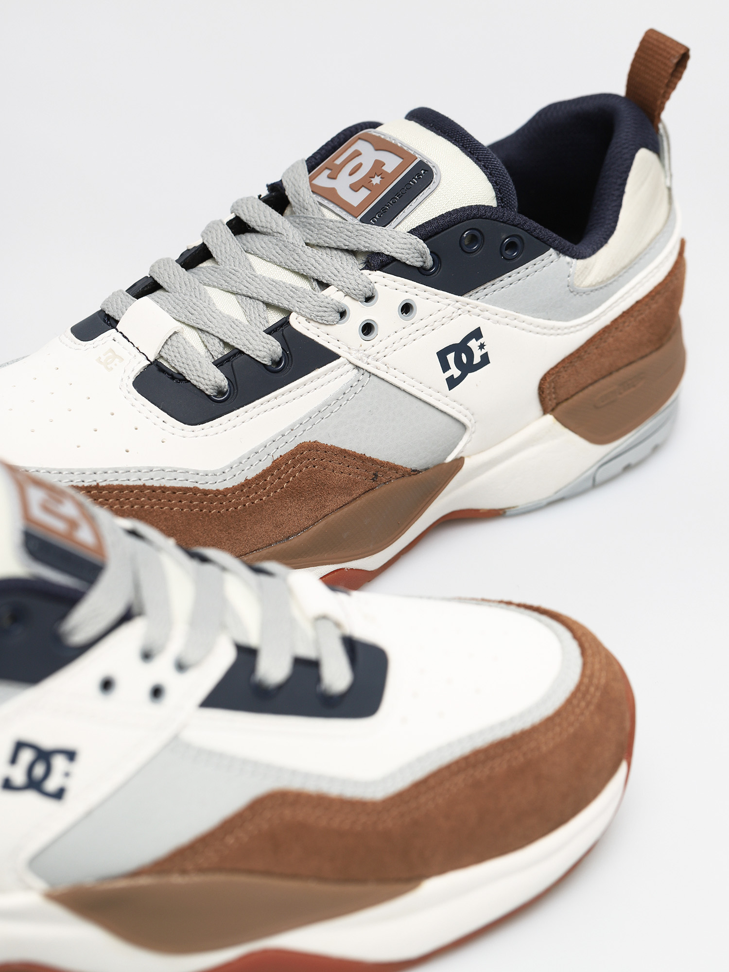 Buty DC E Tribeka Se (dc navy/wheat)