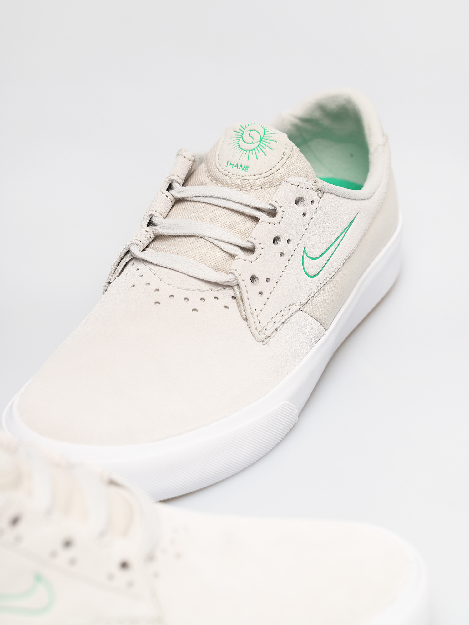 Buty Nike SB Shane (summit white/lucky green university gold)