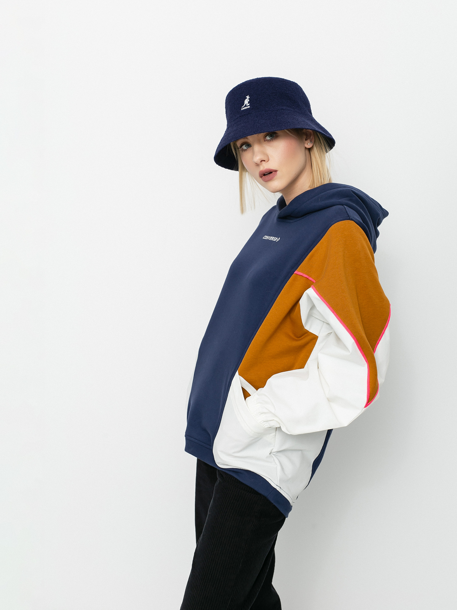 Bluza z kapturem Converse Blocked Alterrain HD Wmn (midnight navy multi)