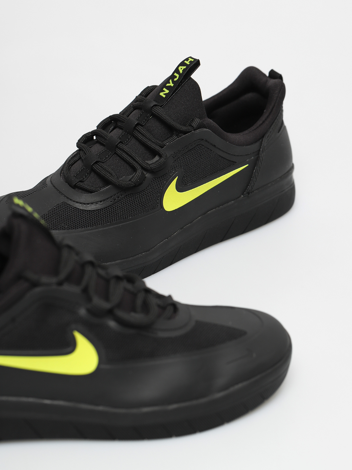 Buty Nike SB Nyjah Free 2 (black/cyber black black)