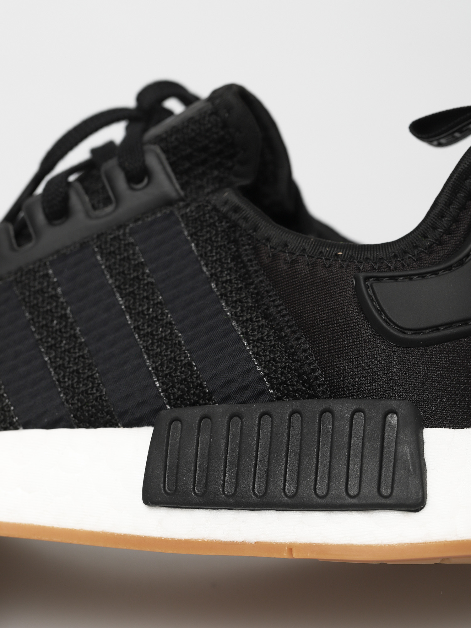 Buty adidas Originals Nmd R1 (cblack/cblack/ftwwht)