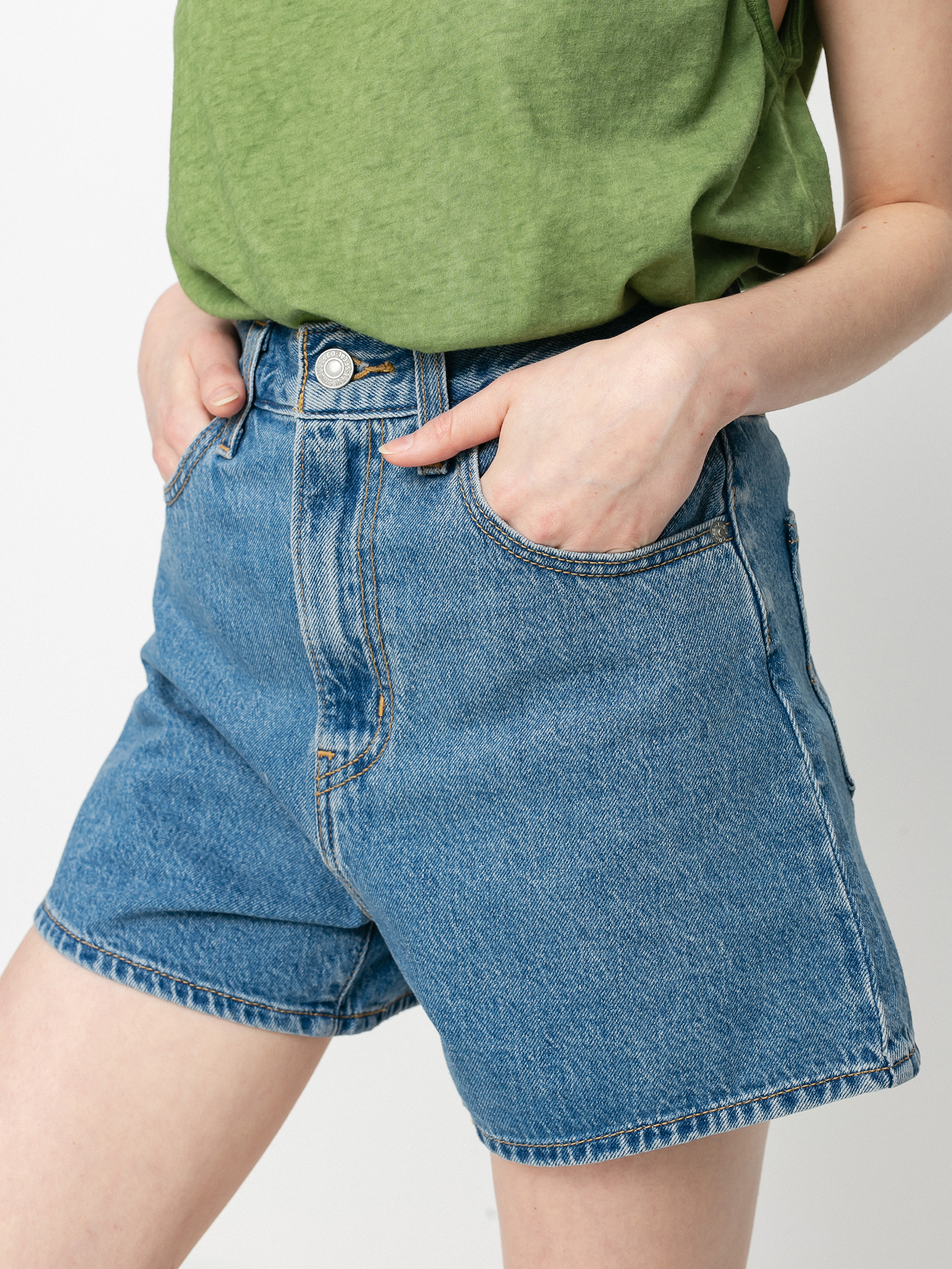 Szorty Levi's® High Loose Wmn (number one)