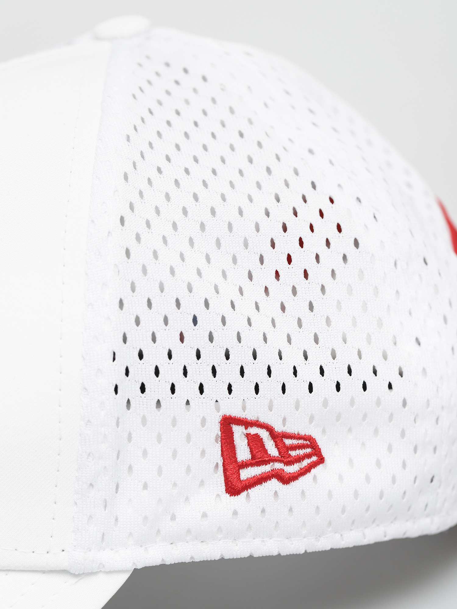 Czapka z daszkiem New Era Team Arch 9Forty Chicago Bulls ZD (white)