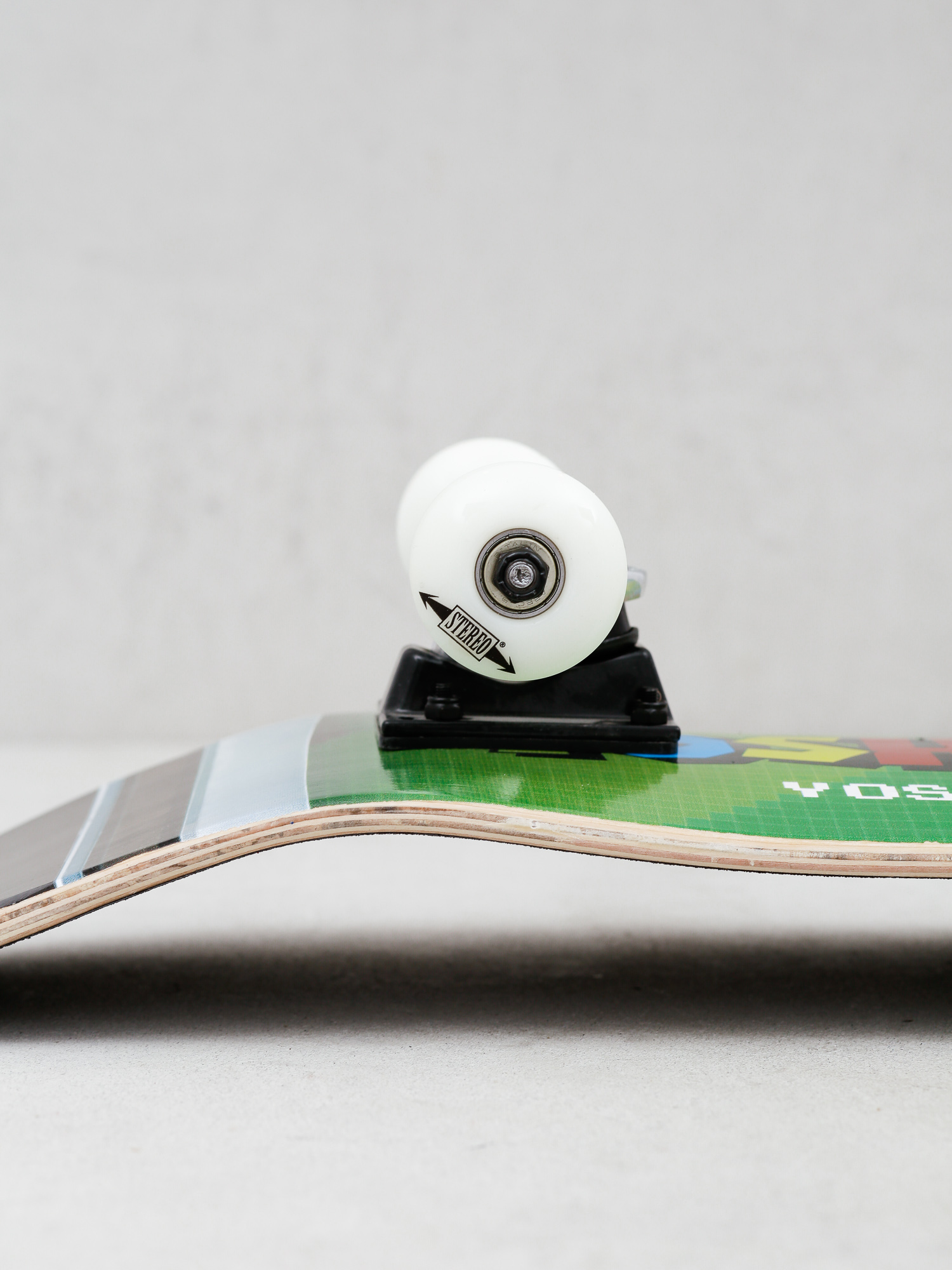 Deskorolka Stereo Super Yoshi World (green/multicolor)