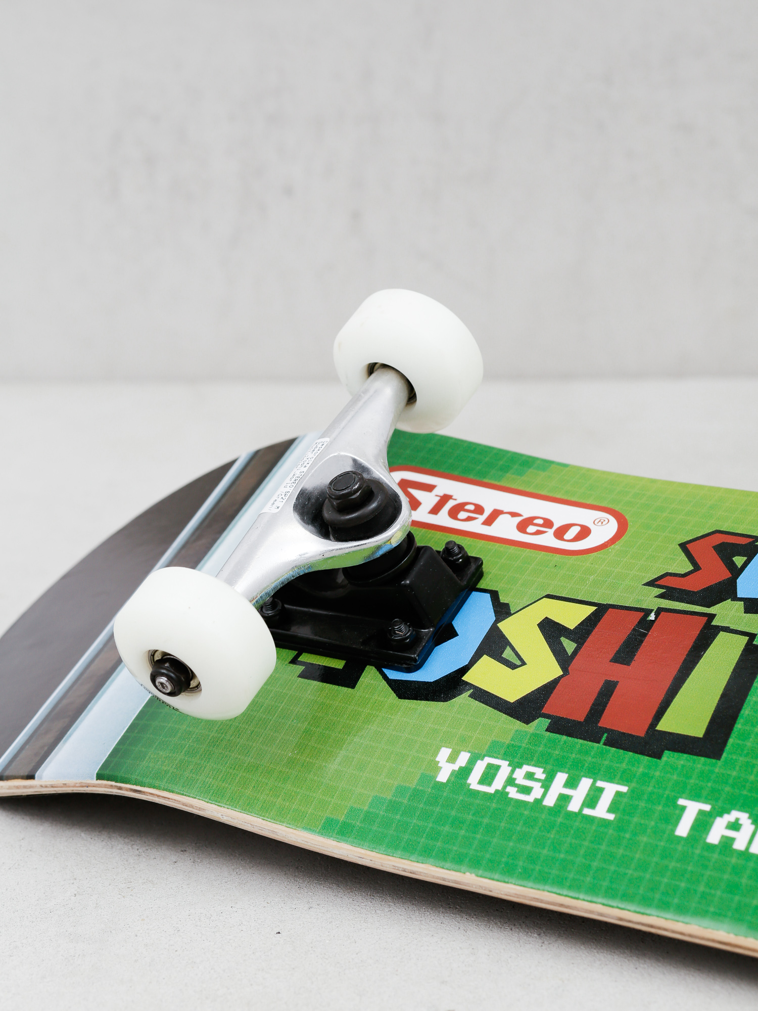 Deskorolka Stereo Super Yoshi World (green/multicolor)