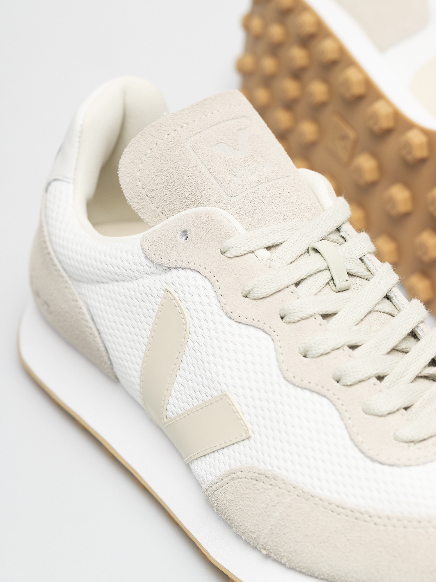 Buty Veja Rio Branco (alveomesh white pierre natural)