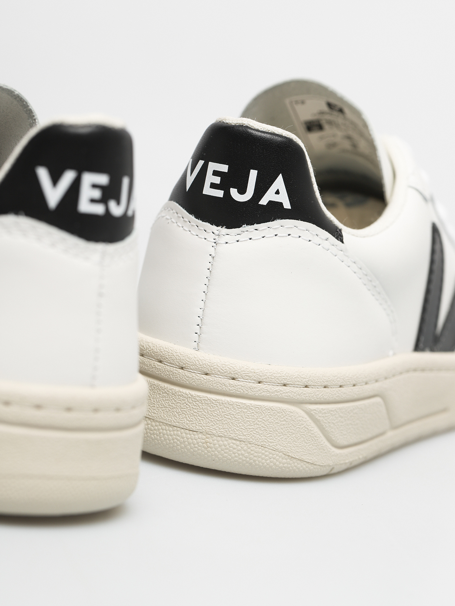 Buty Veja V-10 Wmn (leather extra white black)