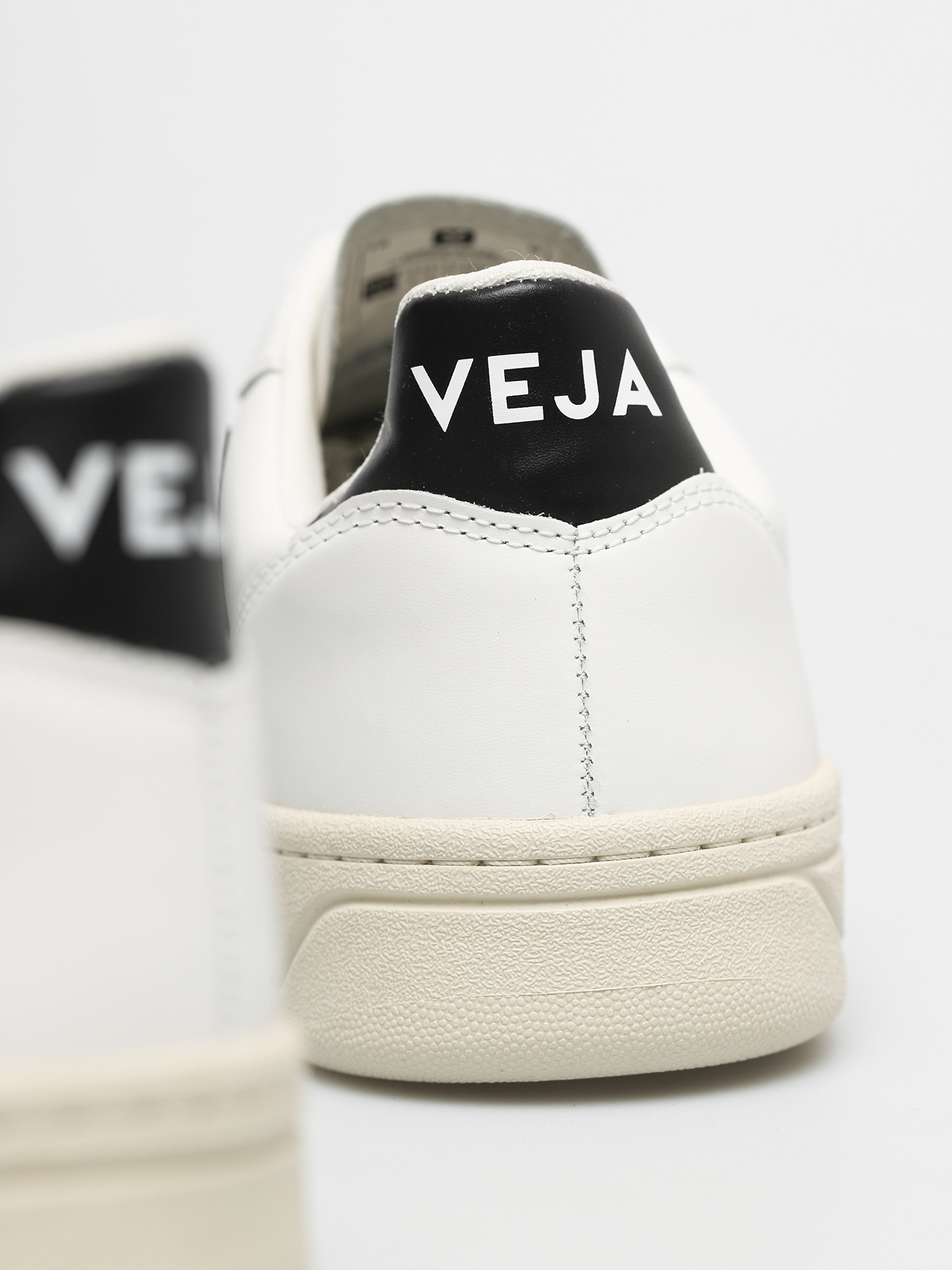 Buty Veja V-10 (leather extra white black)