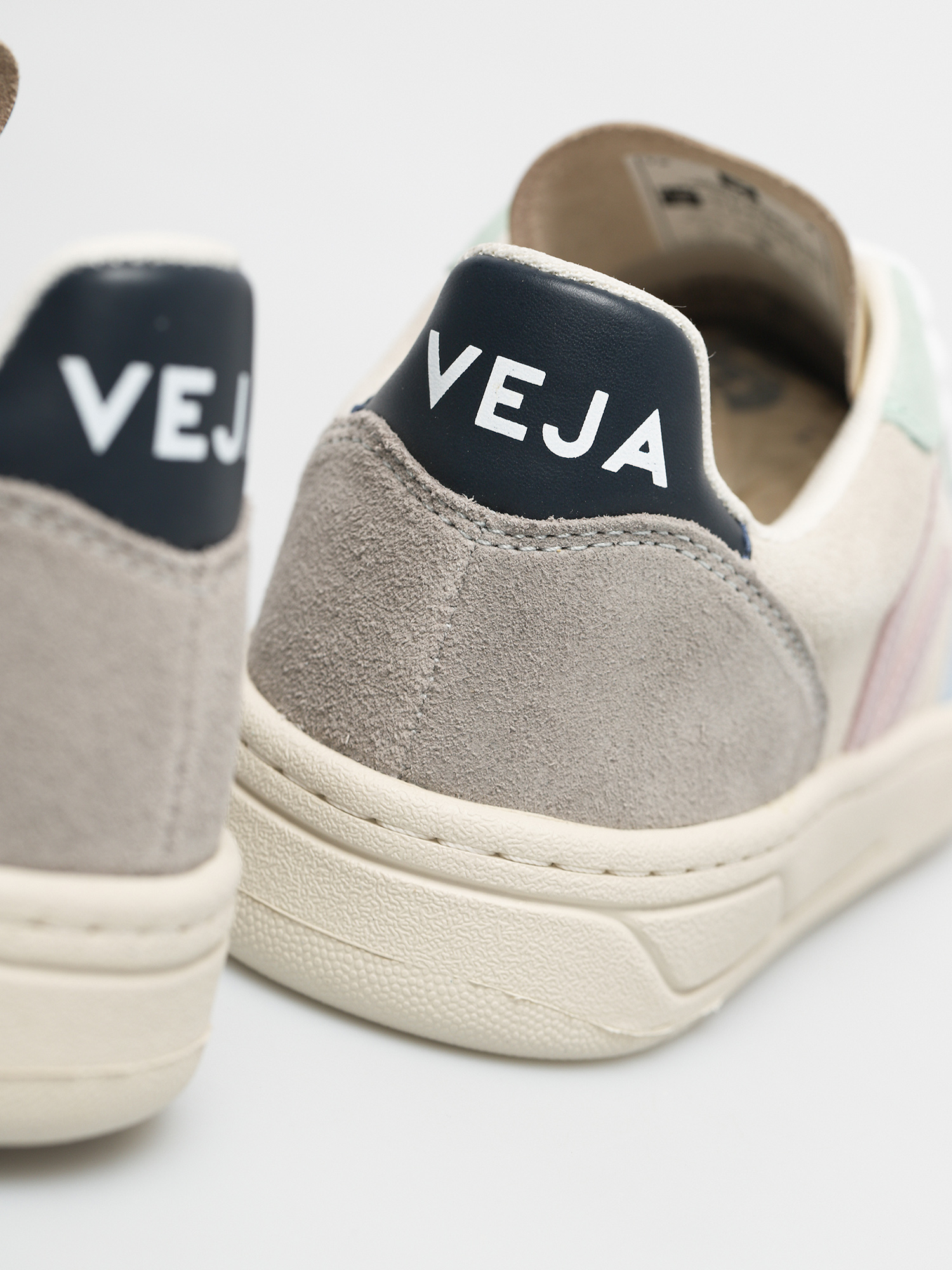 Buty Veja V-10 Wmn (suede multico natural babe)
