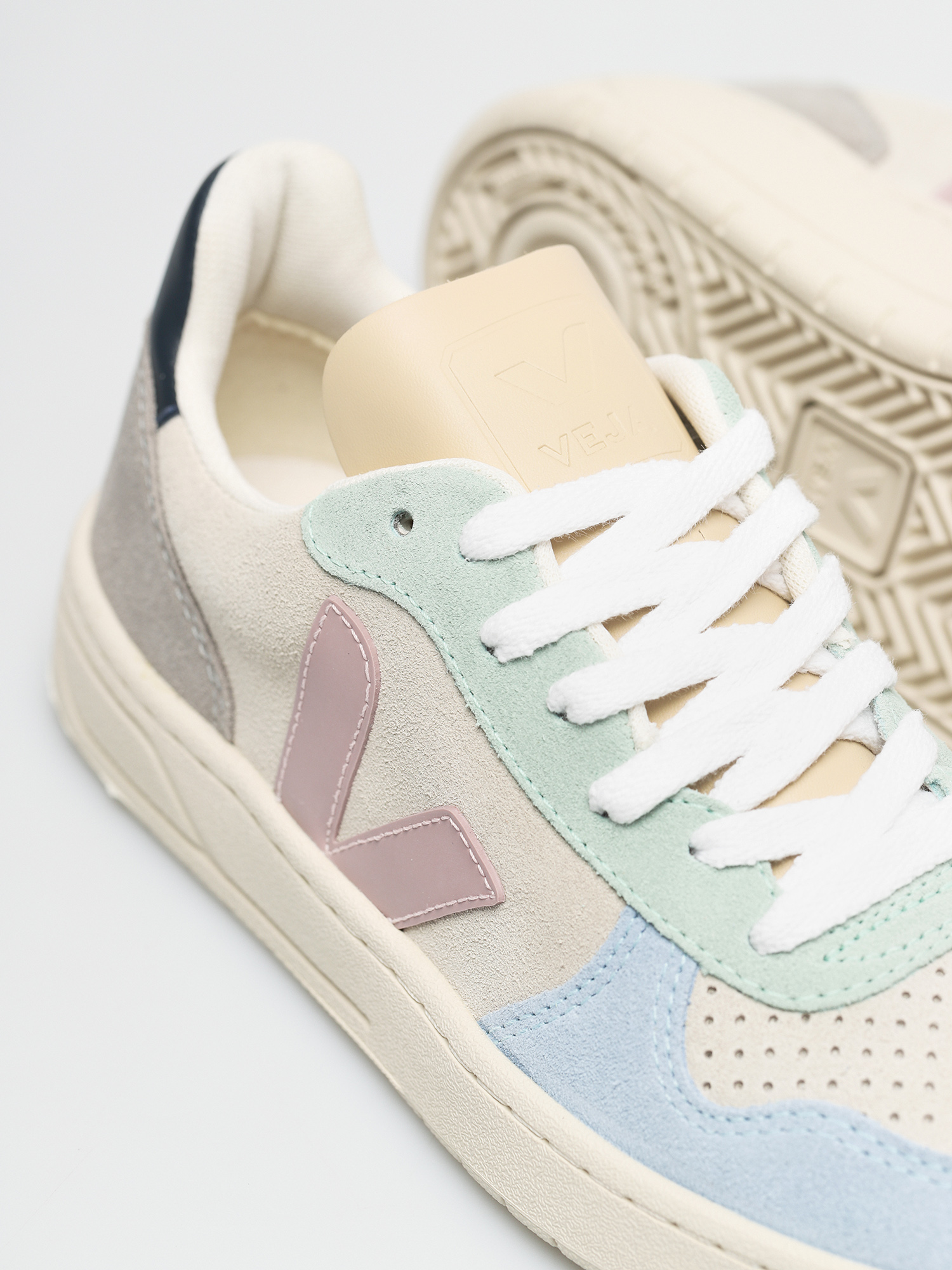 Buty Veja V-10 Wmn (suede multico natural babe)