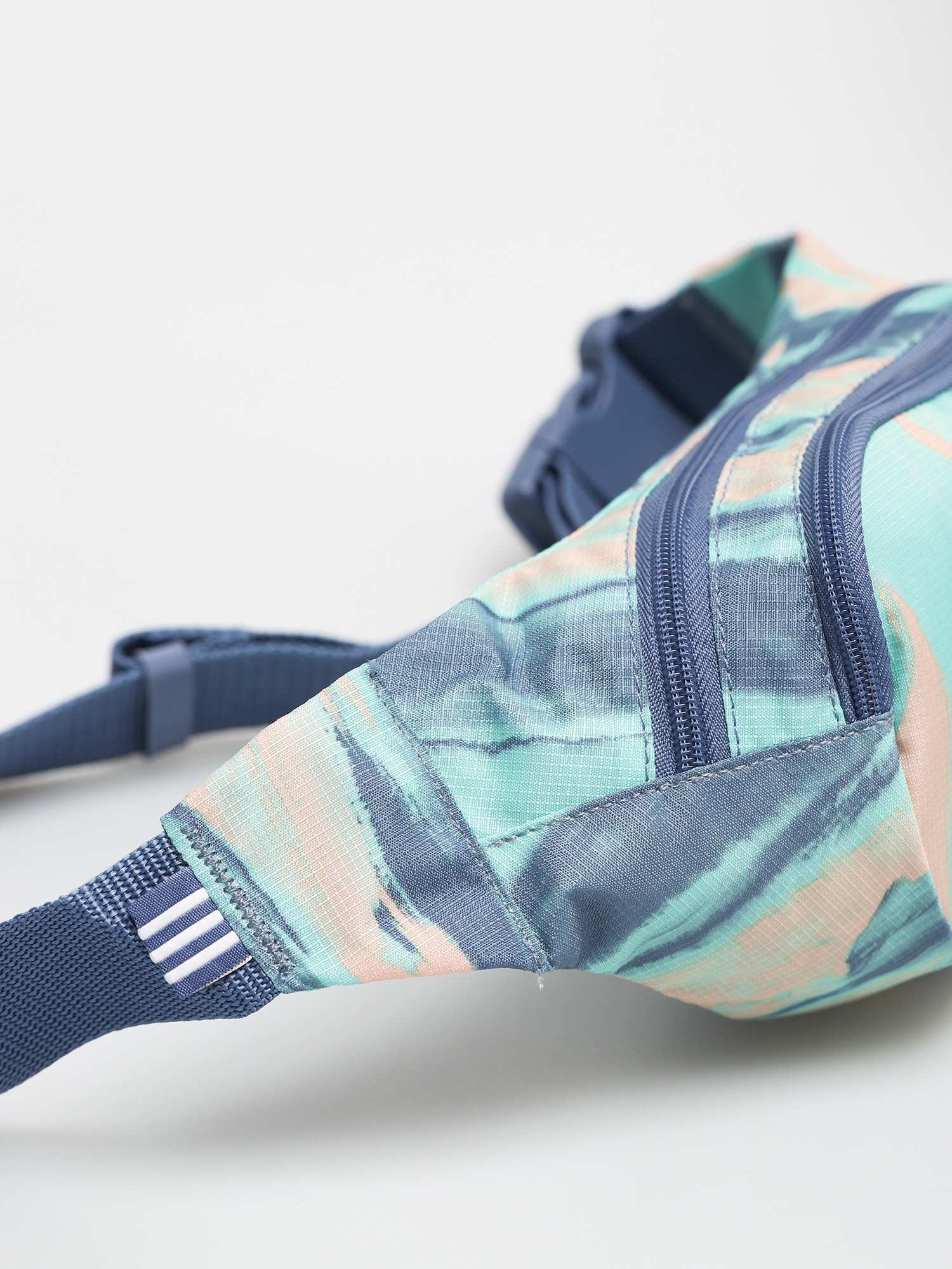 Nerka adidas Originals Ryv Waistbag (vappnk/creblu/white)