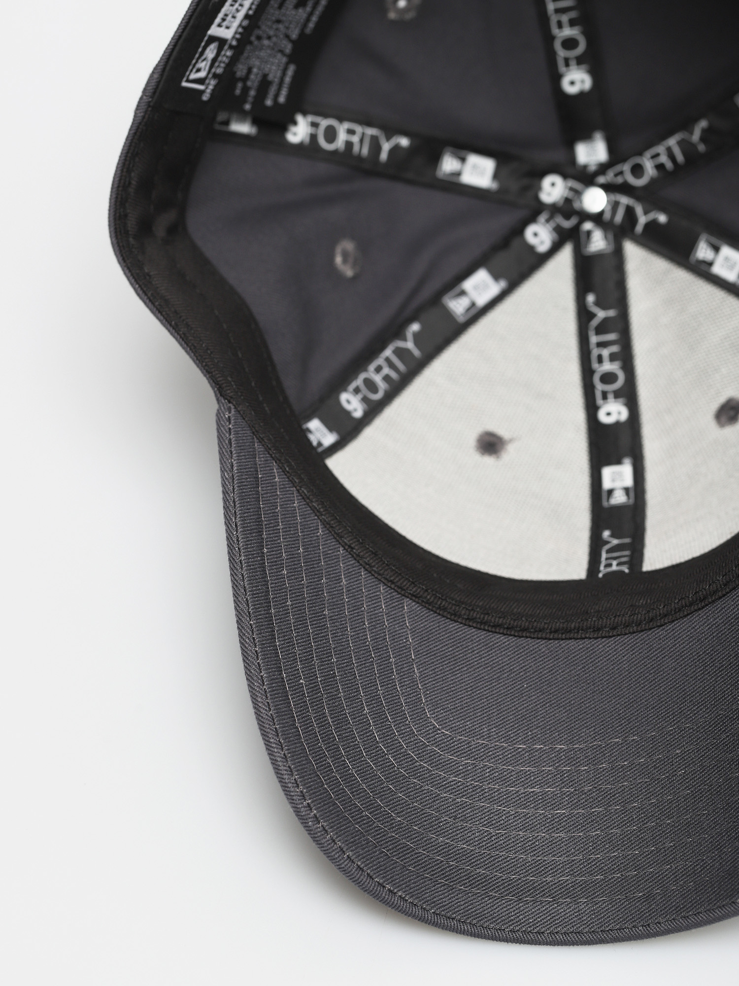 Czapka z daszkiem New Era Looney Tunes 9Forty Bugs Bunny ZD (dk grey)