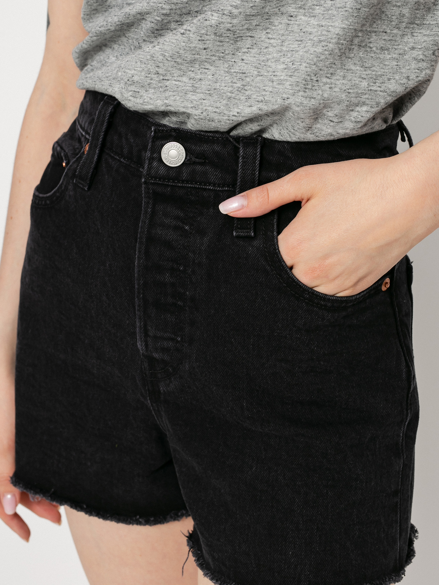 Szorty Levi's® Ribcage Wmn (black lake)