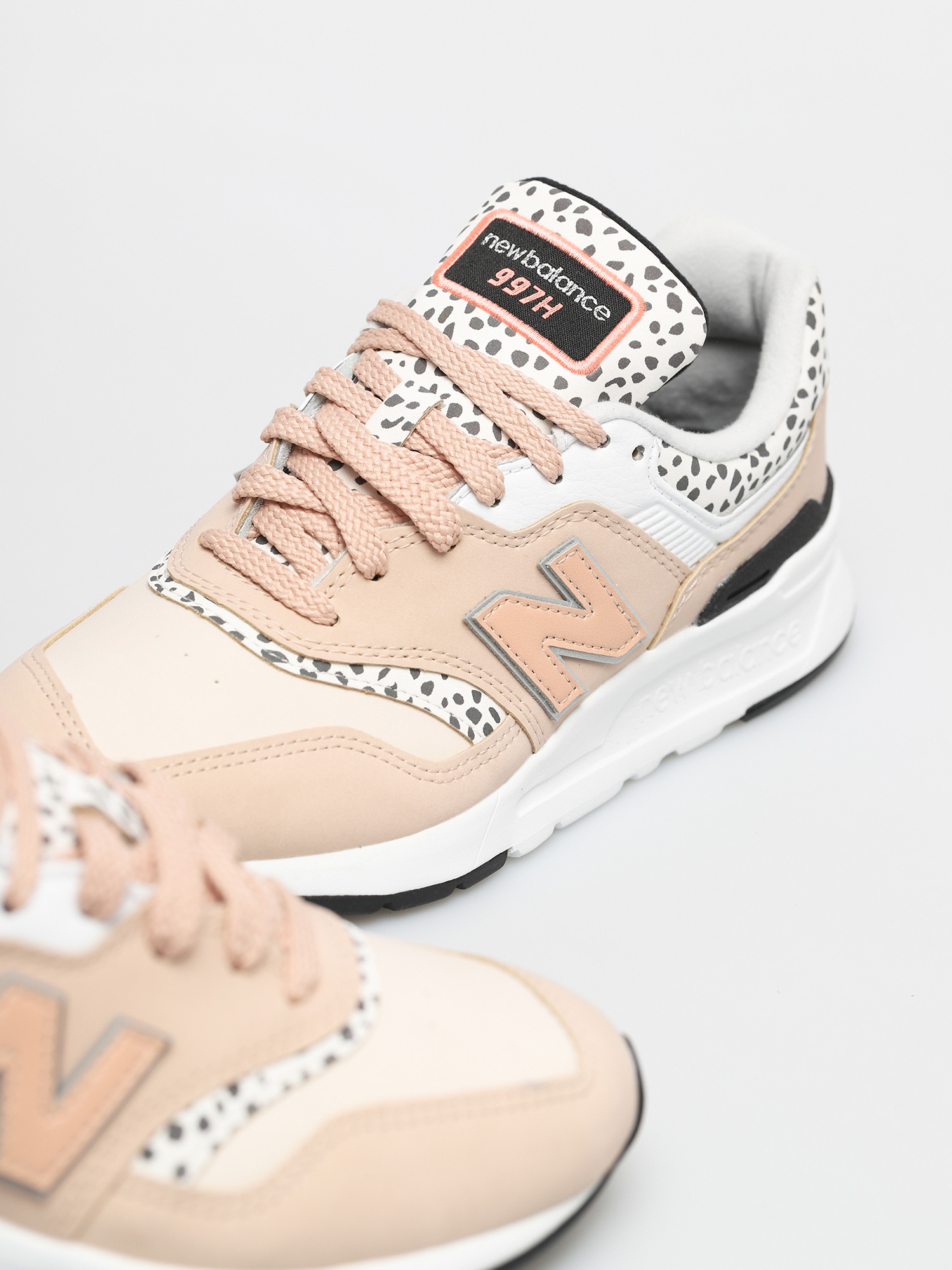 Buty New Balance 997 Wmn (light pink)