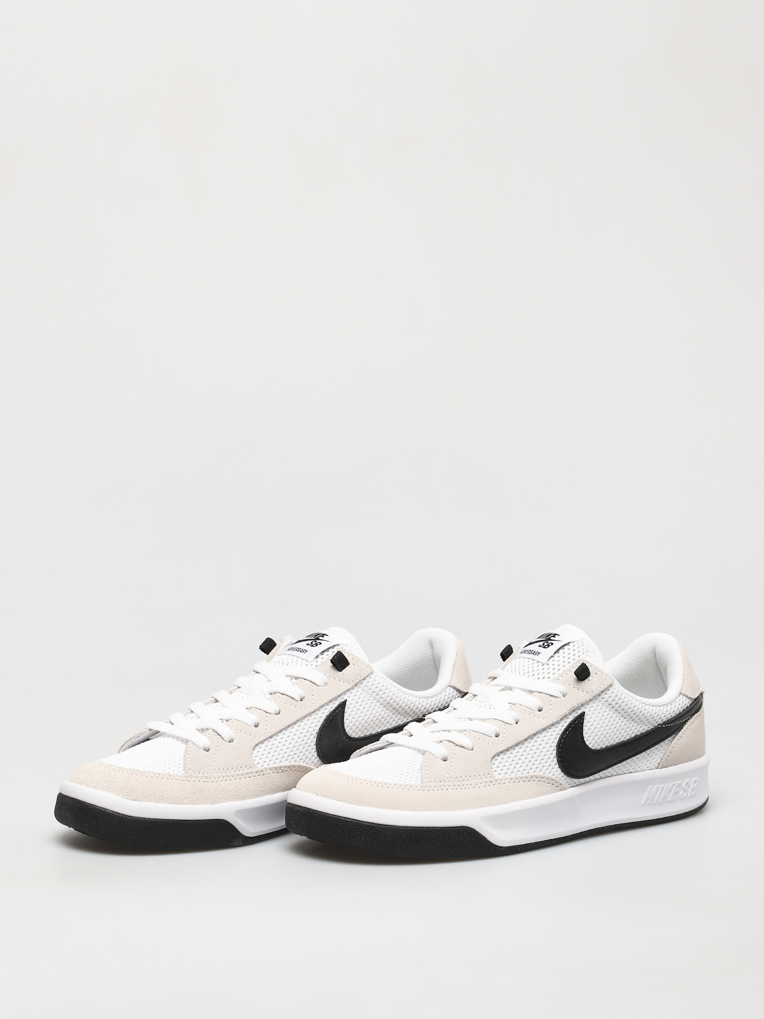 Buty Nike SB Adversary (white/black white)
