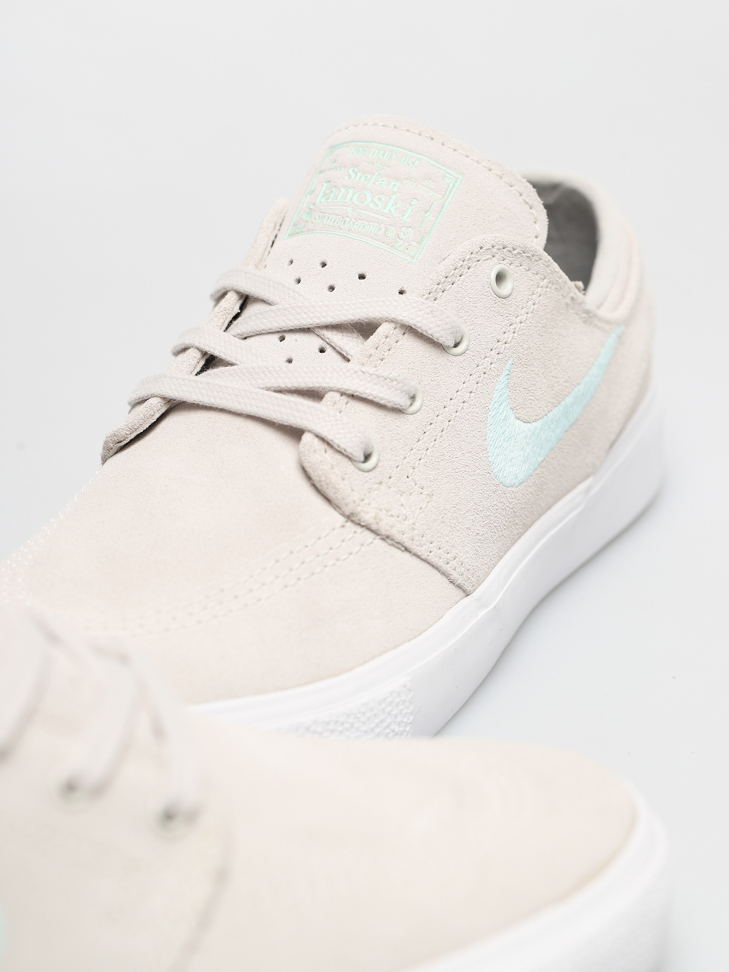 Buty Nike SB Zoom Janoski Rm (summit white/light dew summit white)