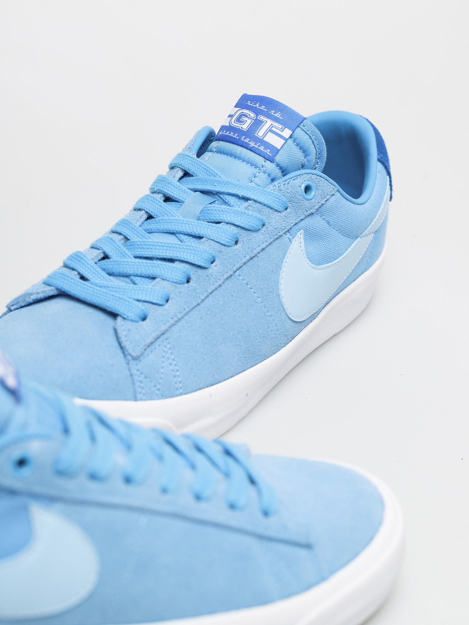 Buty Nike SB Zoom Blazer Low Pro Gt (coast/psychic blue signal blue white)
